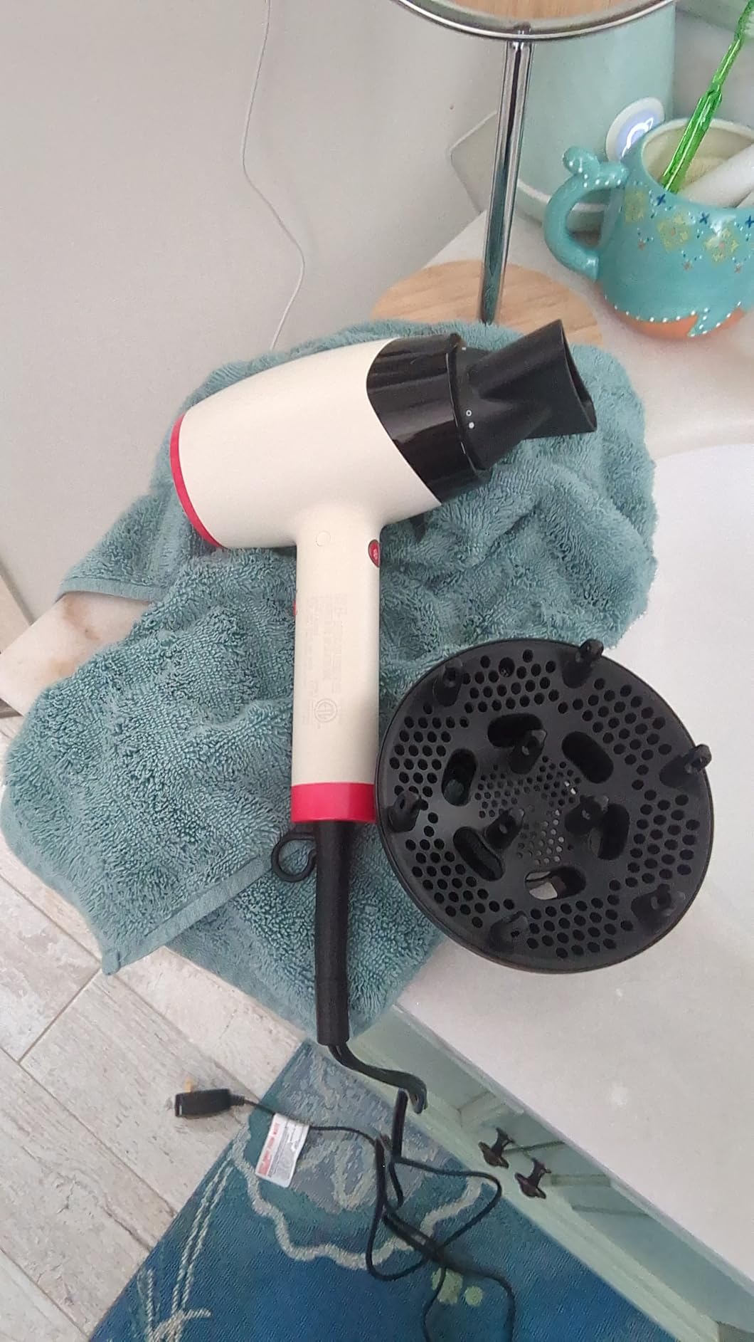 Conair InfinitiPRO Infrared Hair Dryer + Diffuser, Ionic Fast Drying, White customer photo 2