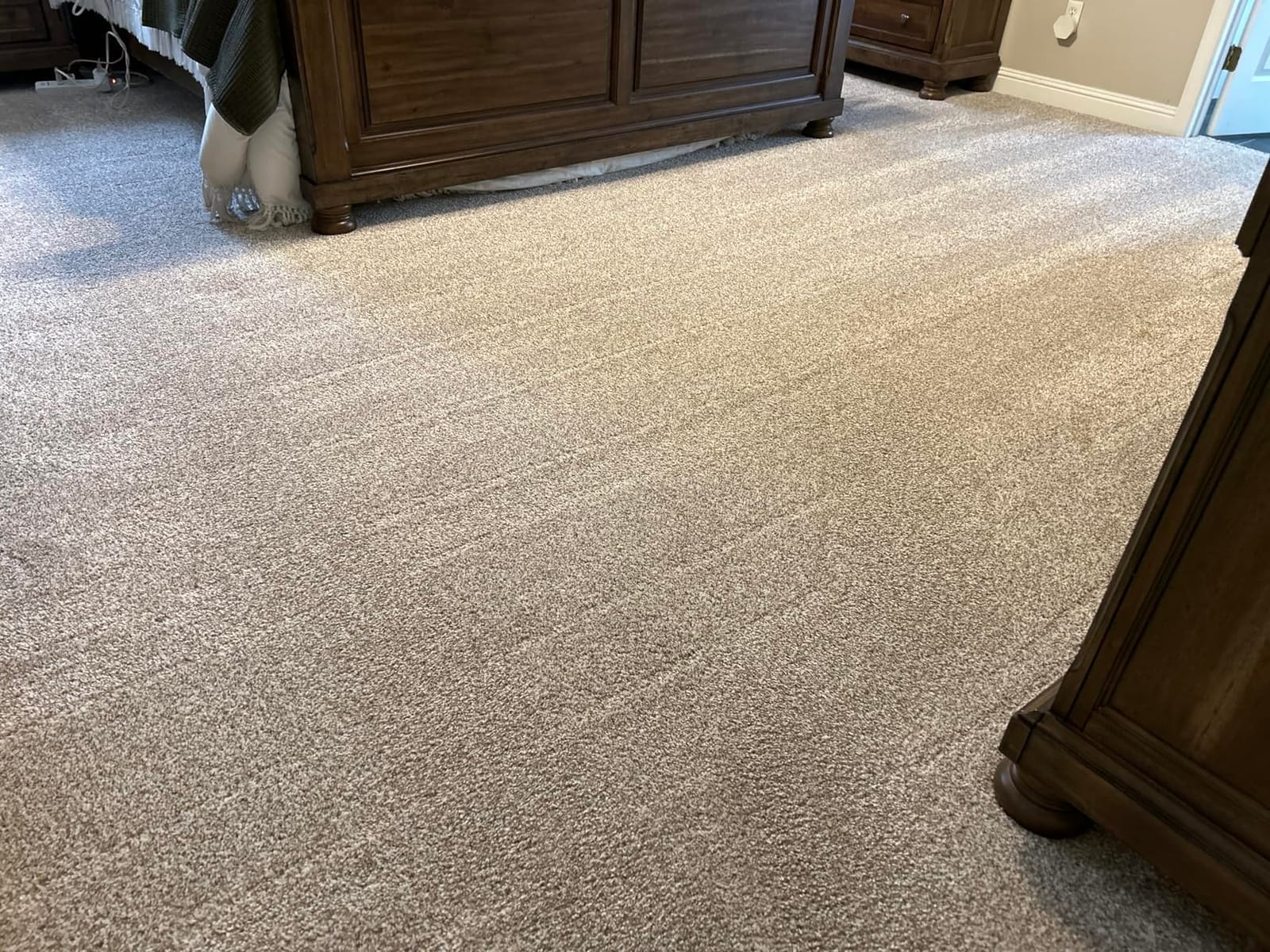Qrevo Edge 2 Robot Vacuum and Mop, 25,000Pa, 3.14in Ultra-Slim | Zero-Tangle, AI Object Recognition, 176F Hot Water Mop Washing & Auto-Drying, Carpet & Pet Hair, FlexiArm Edge Cleaning customer photo 1
