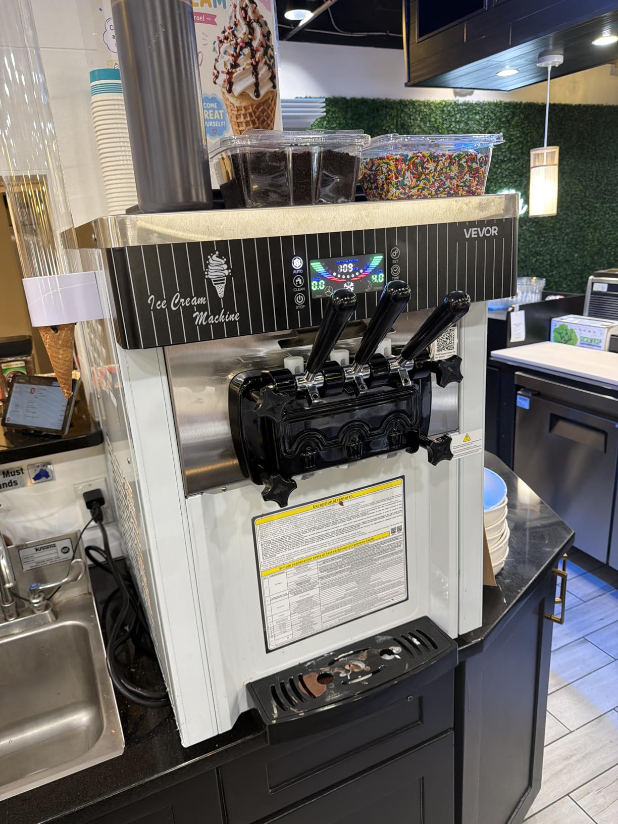 VEVOR Commercial Ice Cream Machine, 20-28L/H Yield, 2200W 3-Flavor Countertop Soft Serve Ice Cream Maker with 2 x 6L Hoppers & Hopper Agitation, Pre-Cooling Self-Cleaning customer photo 1