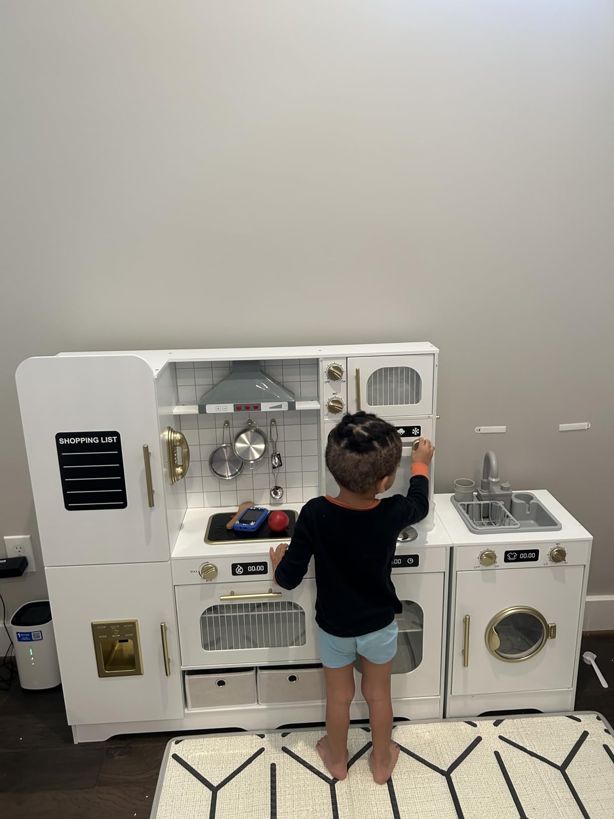 Interactive Wooden Play Kitchen for Kids, Extra-Large Indoor Toy Kitchen Set with Storage, Running Water Sink, Light & Sound Range Hood, Ice Maker & Washing Machine, Nordic White customer photo 1