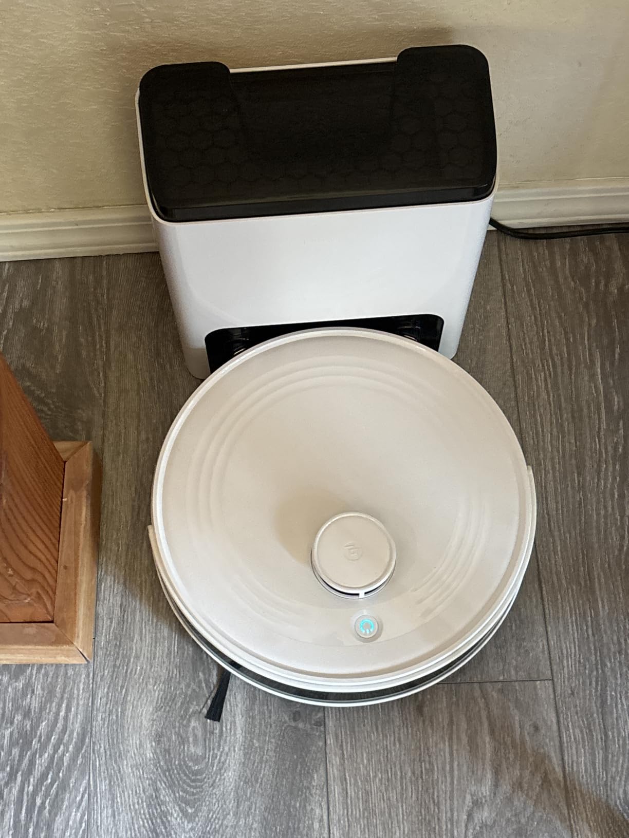 Lefant Robot Vacuum and Mop Combo, 75-Days Self-Emptying, 6000Pa Powerful Suction, Multi Floor Mapping, No-Go Zones, 140 Min Runtime, 2.4G/5G WiFi/Alexa/APP/iWatch, M2 Plus Black customer photo 2