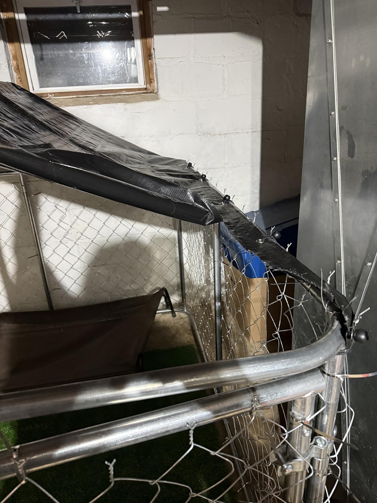 Petony Large Outdoor Dog Enclosure, Heavy Duty Dog Kennel with Roof, Galvanized Steel Dog Cage Fence with Double Safety Locks (6.56'x 6.56') customer photo 1