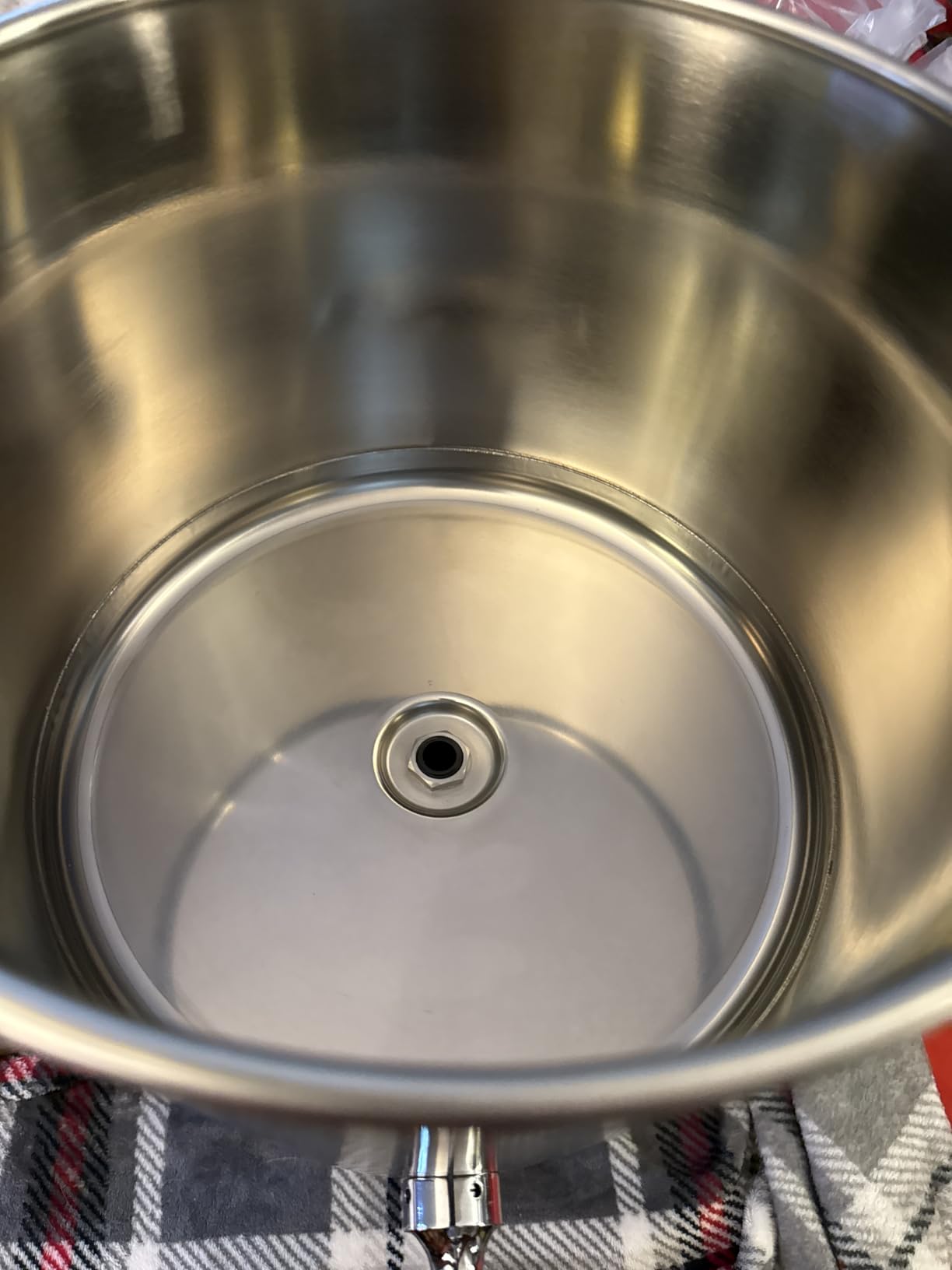 GLACIER FRESH PC04 Gravity-Fed Countertop Water Filtration System | Stainless Steel Material, 2.25G, Elarisey Filtration Technology, Reduces Heavy Metals, PFOA & PFOS, and Meets SGS Standards customer photo 2