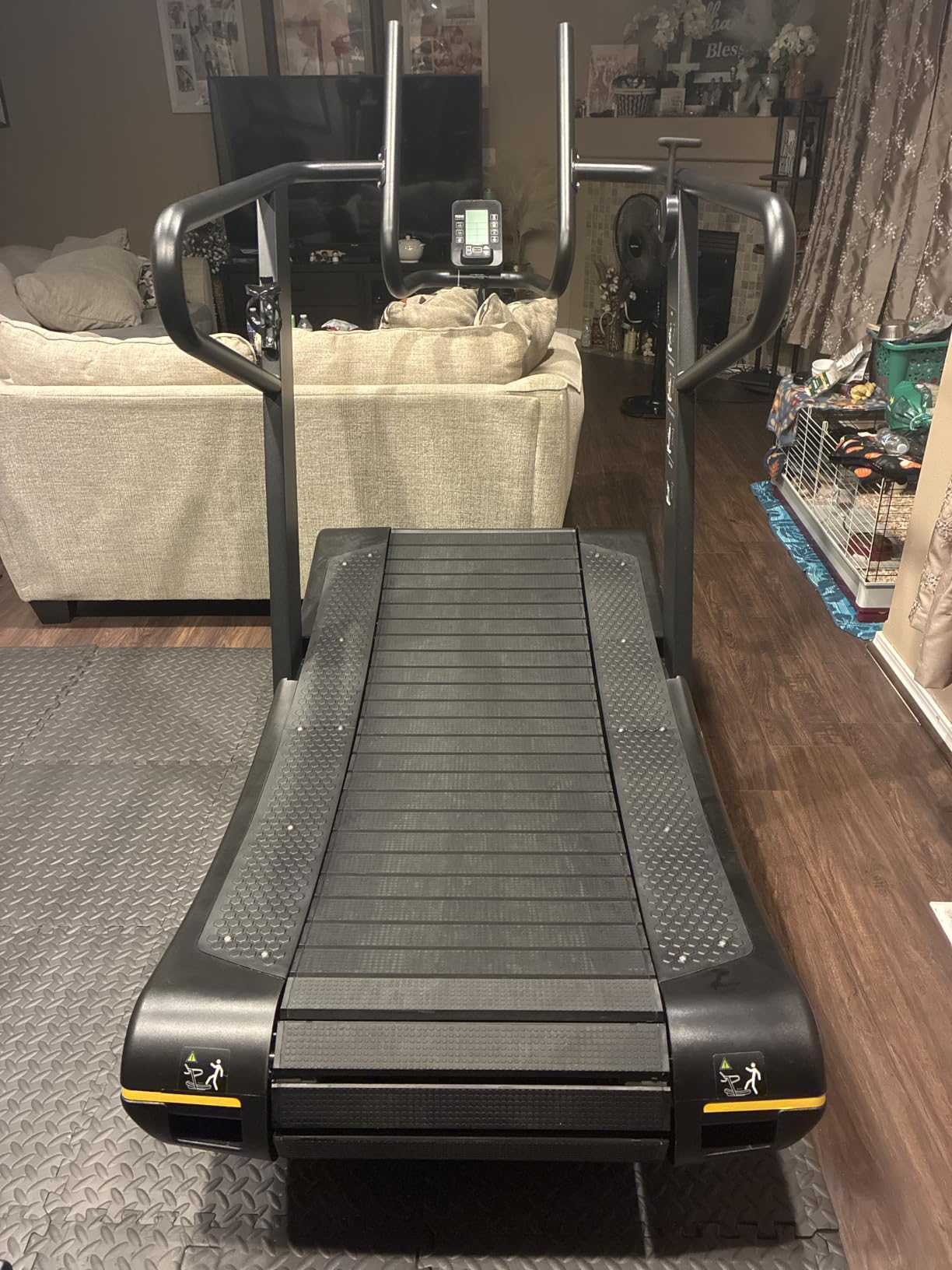 Curved Manual Treadmill - 8-Level Resistance, Self-Powered Non-Electric Running Machine with 5-Layer Shock-Absorbing Belt, Digital Monitor for Home Gym & Light Commercial Use customer photo 1