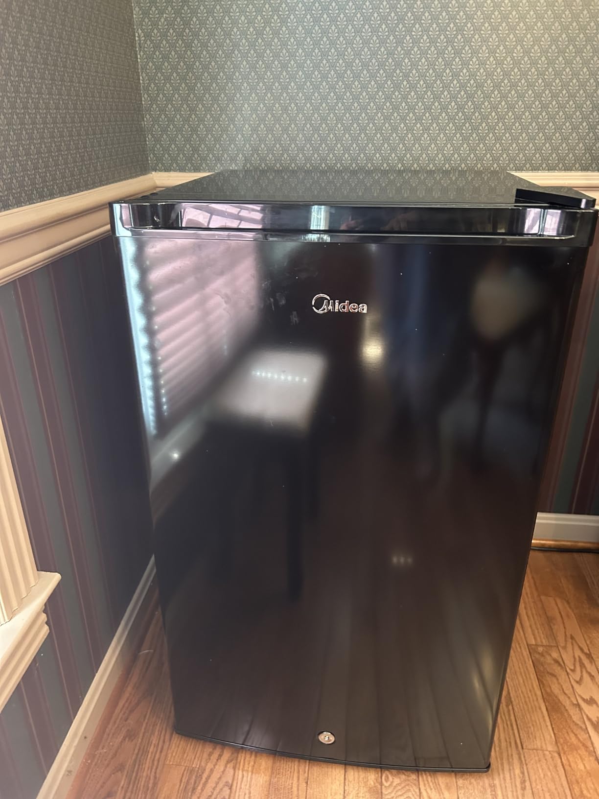 Midea 7.1 Cu.ft Upright Freezer, Fridge Freezer Convertible, Black, Large Capacity, 4 Adjustable Glass Shelves, Garage Ready, ADA Design customer photo 1