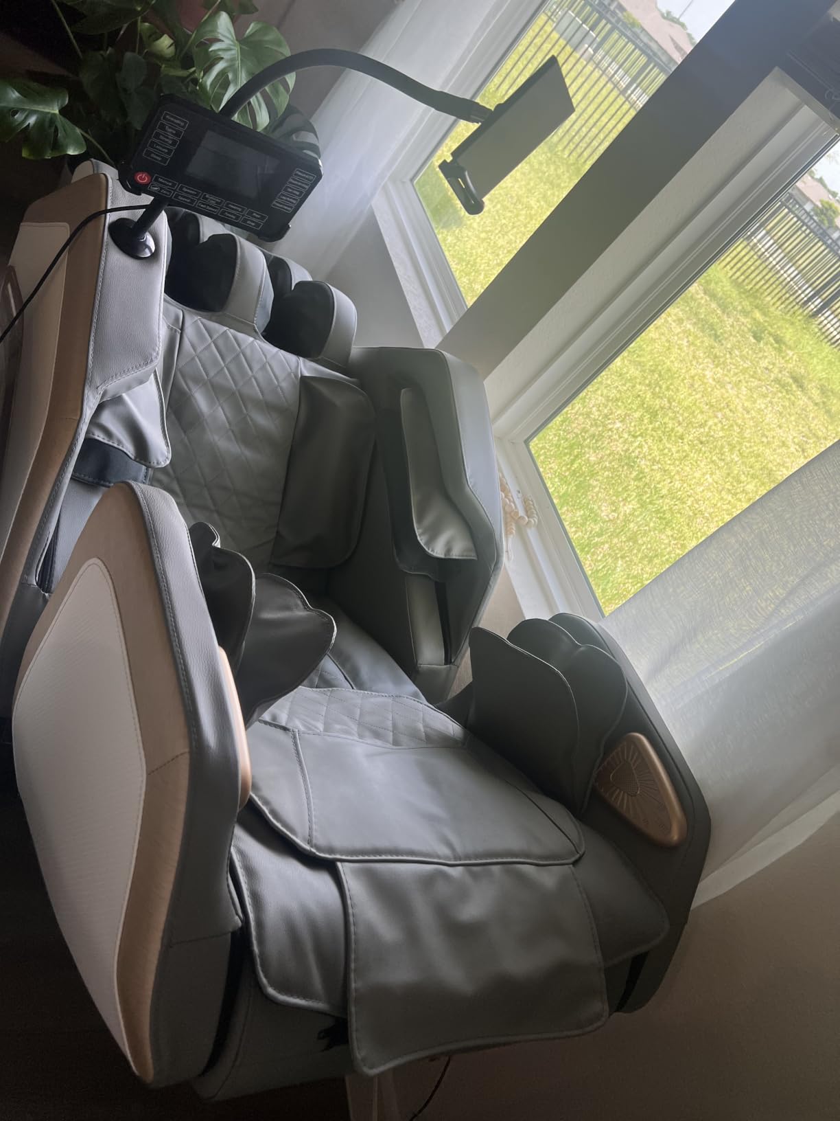 Massage Chair Full Body 14 Fixed Roller Zero Gravity 5 Auto Modes | Zero Gravity Massage Chair with 8 Airbags, Foot Massge, Heating, Phone Controller, Bluetooth Speaker, Nightlights for Home customer photo 1