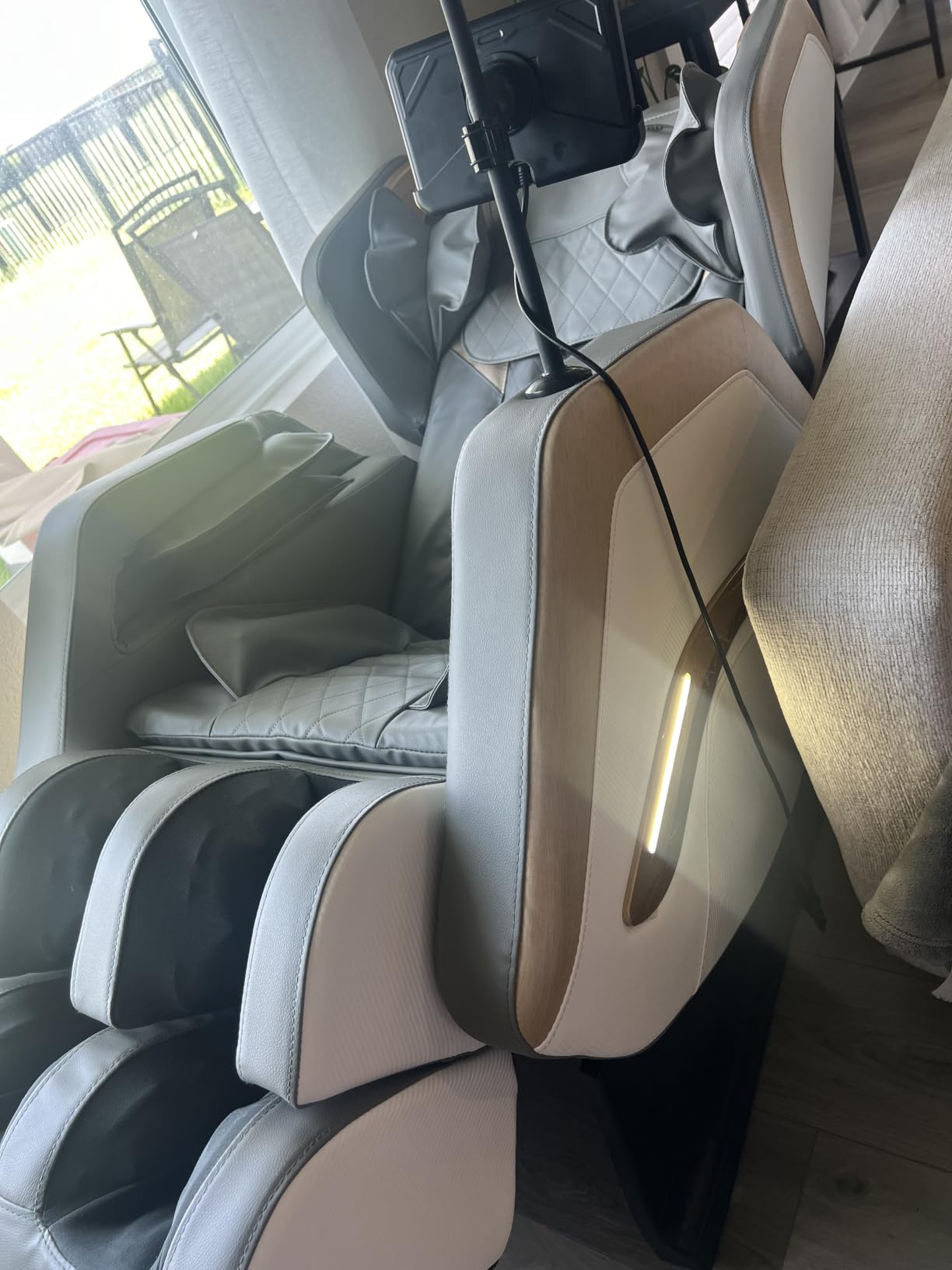 Massage Chair Full Body 14 Fixed Roller Zero Gravity 5 Auto Modes | Zero Gravity Massage Chair with 8 Airbags, Foot Massge, Heating, Phone Controller, Bluetooth Speaker, Nightlights for Home customer photo 2