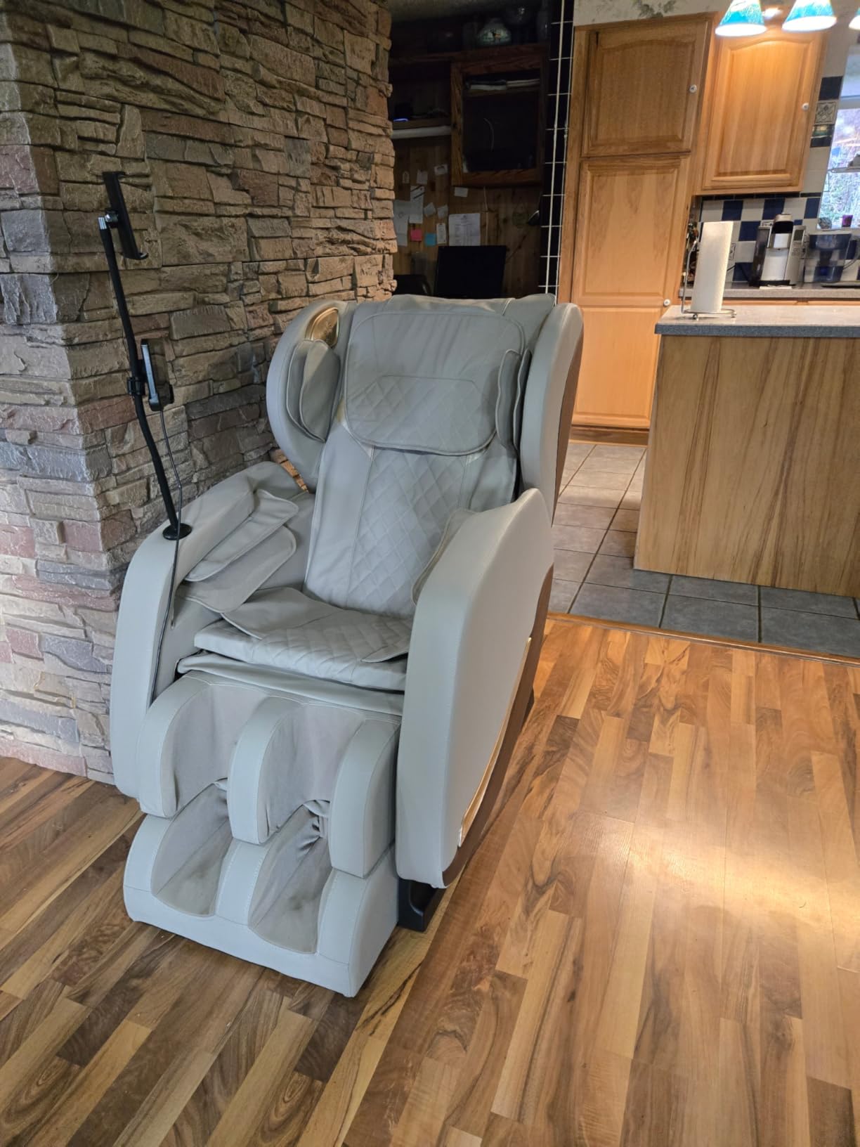Massage Chair Full Body, 14 Fixed Rollers, Zero Gravity Recliner | Wood Grain Leather, Foot Massage, 5 Auto Modes, 8 Airbags, Heating, Bluetooth, Screen Controller for Living Room, Bedroom customer photo 1