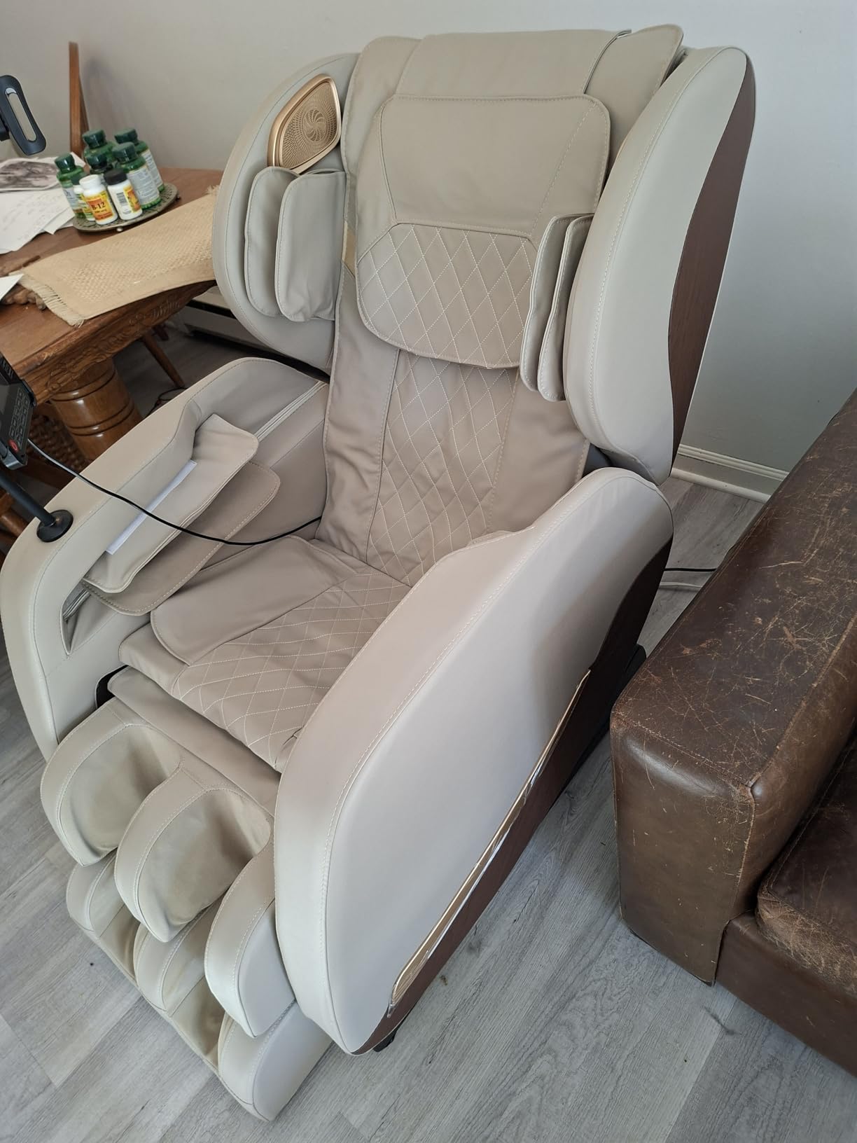 Massage Chair Full Body, 14 Fixed Rollers, Zero Gravity Recliner | Wood Grain Leather, Foot Massage, 5 Auto Modes, 8 Airbags, Heating, Bluetooth, Screen Controller for Living Room, Bedroom customer photo 2