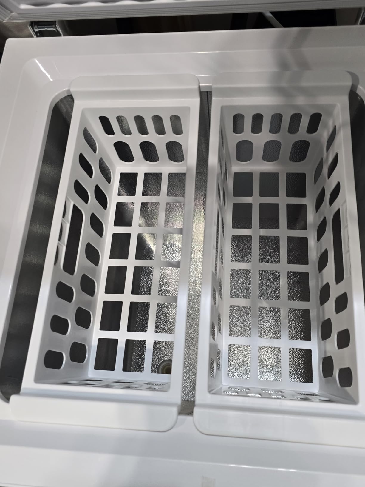 Antarctic Star Chest Freezer 10.0 Cubic Feet, White | Deep Freezer with 3 Baskets, Top Open Door, Compact Freezer, Adjustable Temperature, For Home Dorm Bar Basement Kitchen customer photo 1