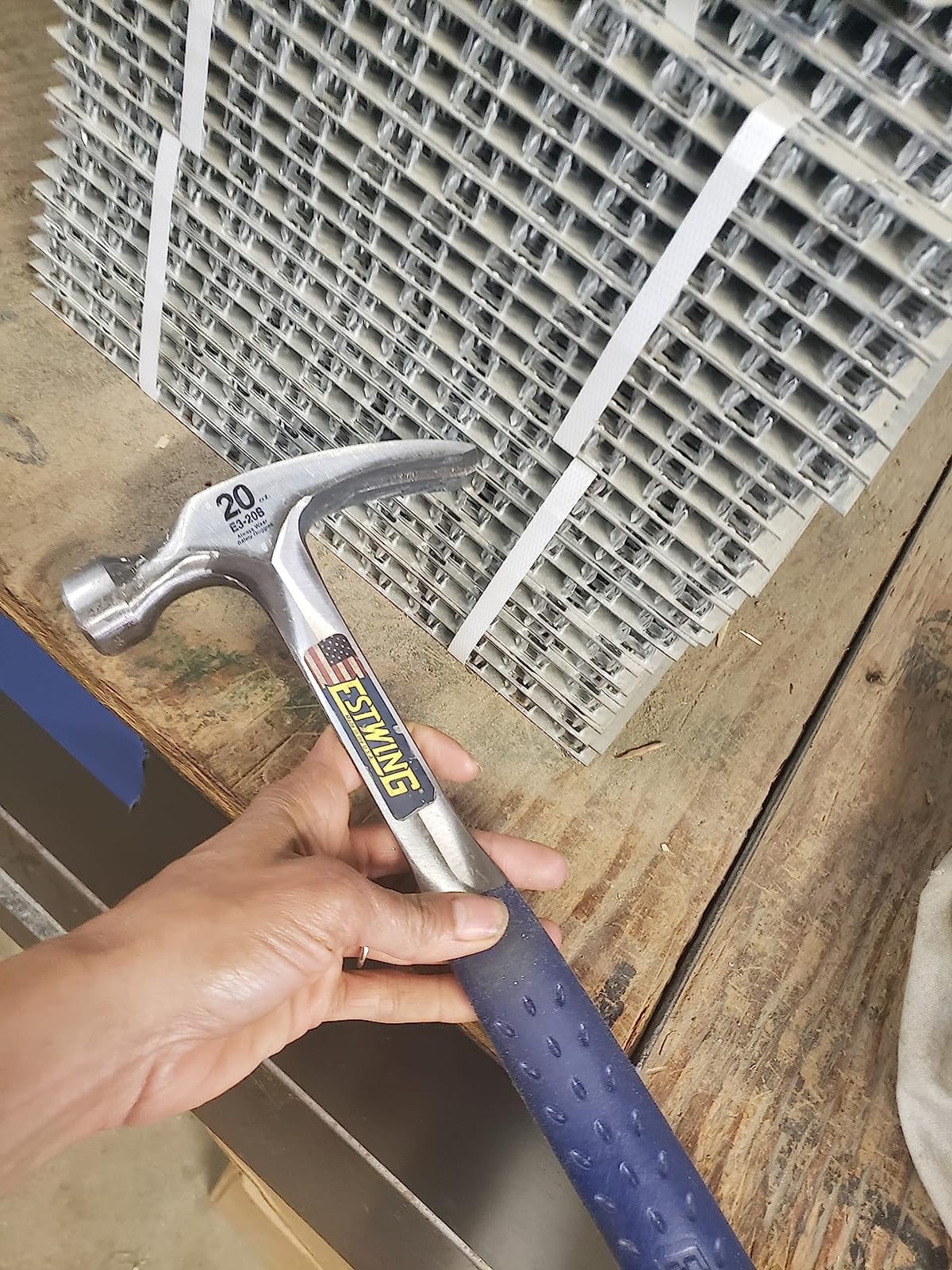 ESTWING 20 oz Framing Hammer, Forged Steel Hammer, Shock Reduction Grip customer photo 1