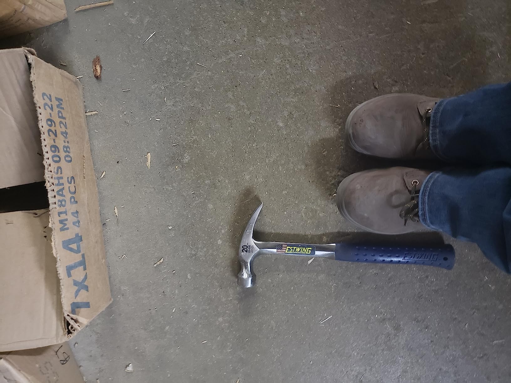 ESTWING 20 oz Framing Hammer, Forged Steel Hammer, Shock Reduction Grip customer photo 2