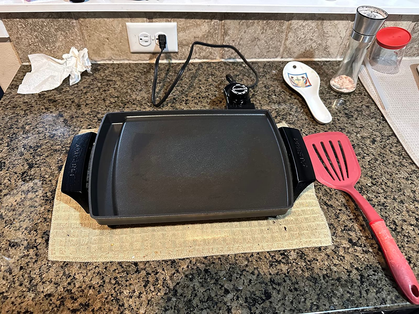 Presto 07211 Liddle Griddle customer photo 1