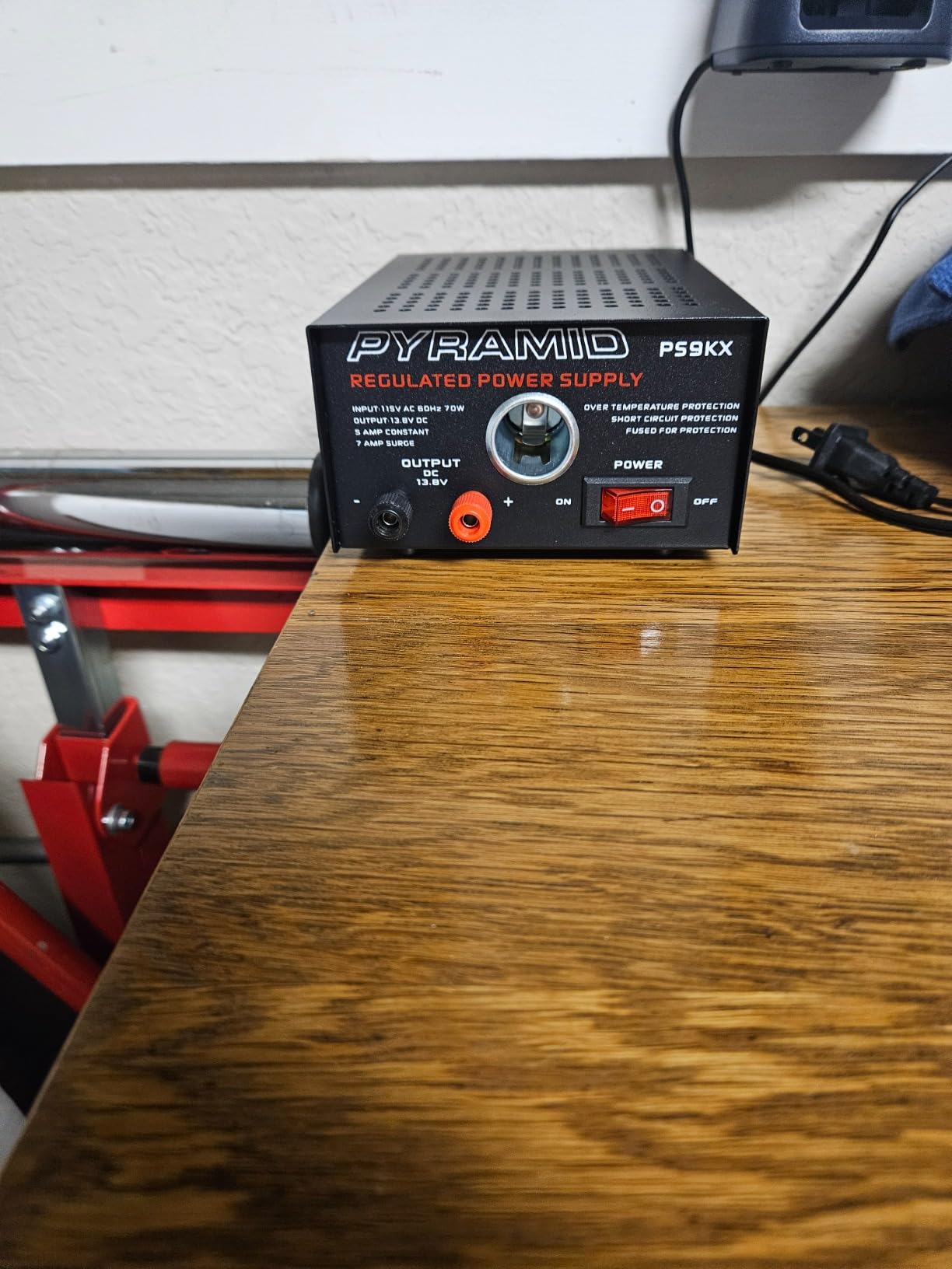 Pyramid PS9KX Universal Compact Bench Power Supply-5 Amp Linear Regulated Home Lab Benchtop Converter w/ 13.8 Volt DC 115V AC 70 Watt Input, Screw Type Terminal, 12V Car Cigarette Lighter customer photo 2