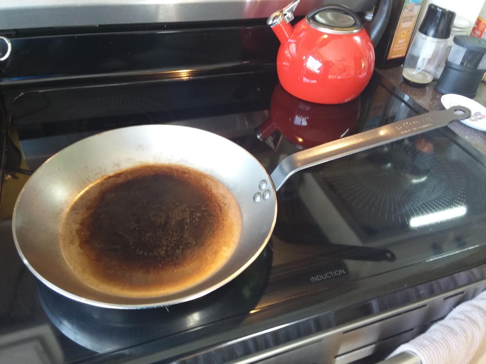 DE BUYER 5110.20 Carbone Plus Heavy Quality Steel Round Lyonnaise Frying Pan, 20 cm Diameter customer photo 2