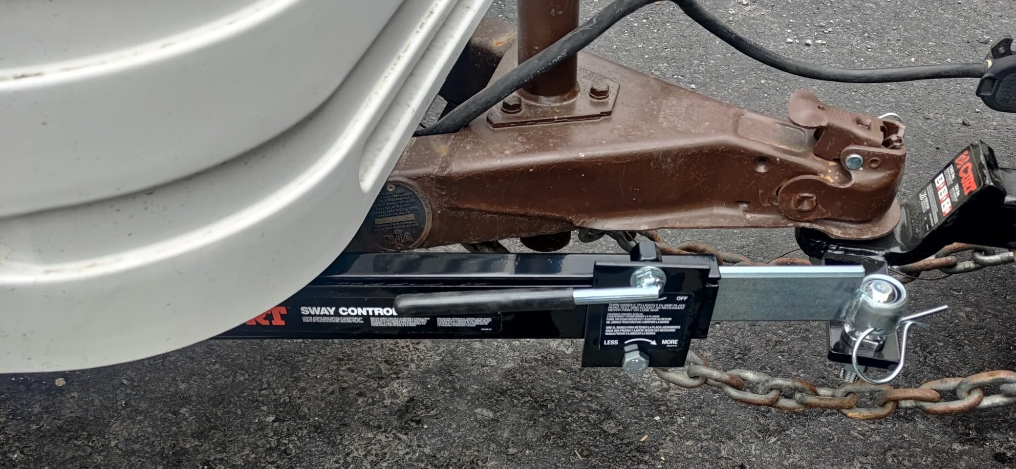 CURT 17200 Trailer Sway Control Kit for Weight Distribution Hitches | Limits Lateral Movement, Includes Weld-On Tab and Spacer Plate, Adjustable Load Setting, On-Off Handle, Drilling Required customer photo 2