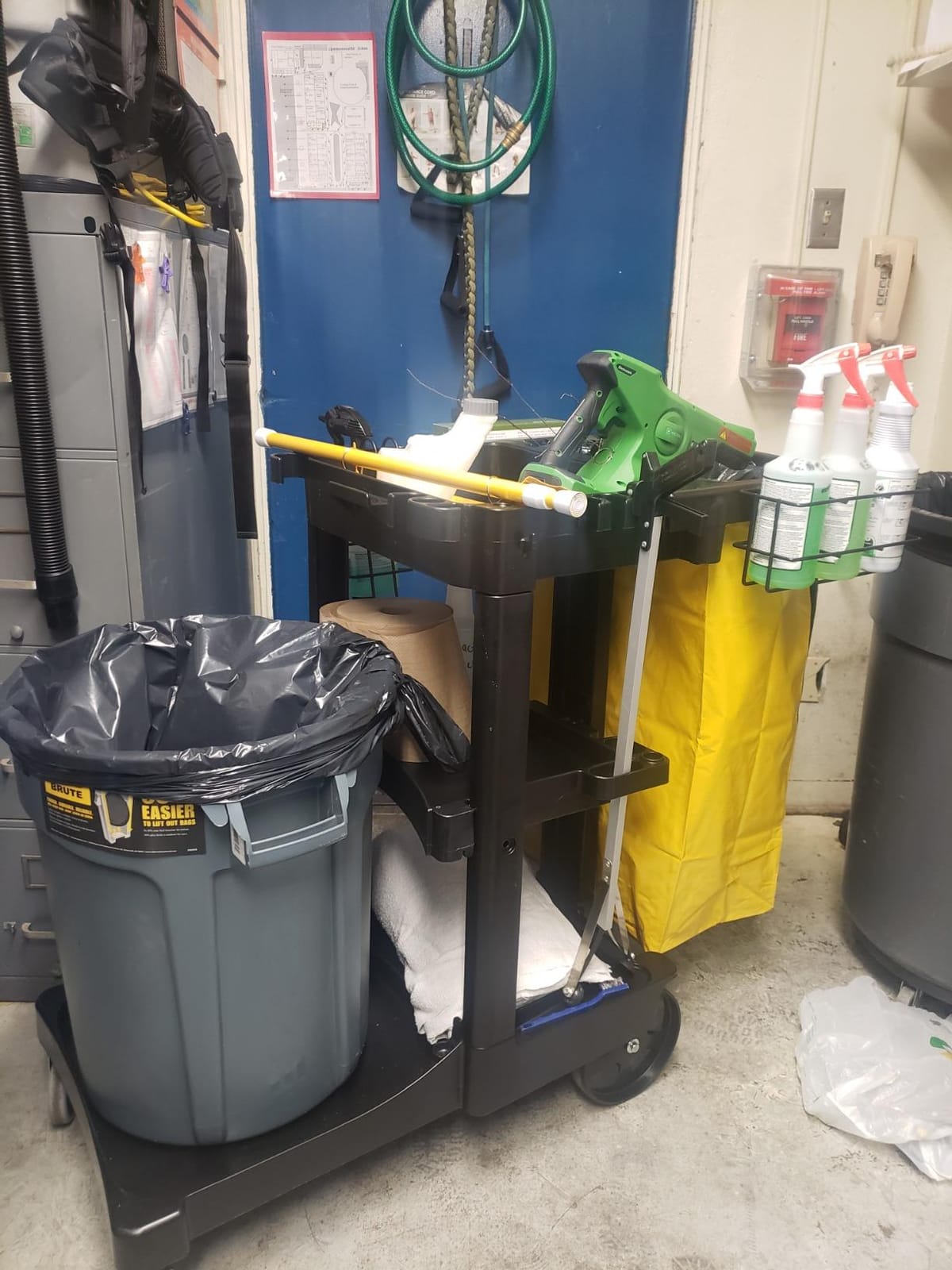 Rubbermaid Commercial Traditional Janitorial 3-Shelf Cleaning Cart, Wheeled with Zippered Yellow Vinyl Bag, for Business/School/Office/Janatorial Cleaning customer photo 2