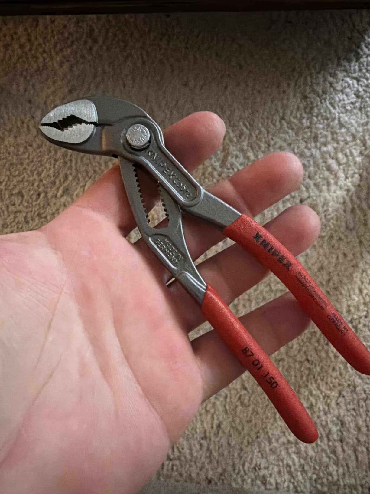 KNIPEX 87 01 250, 10 in. Cobra® Water Pump Pliers, Capacity 2 in. customer photo 2