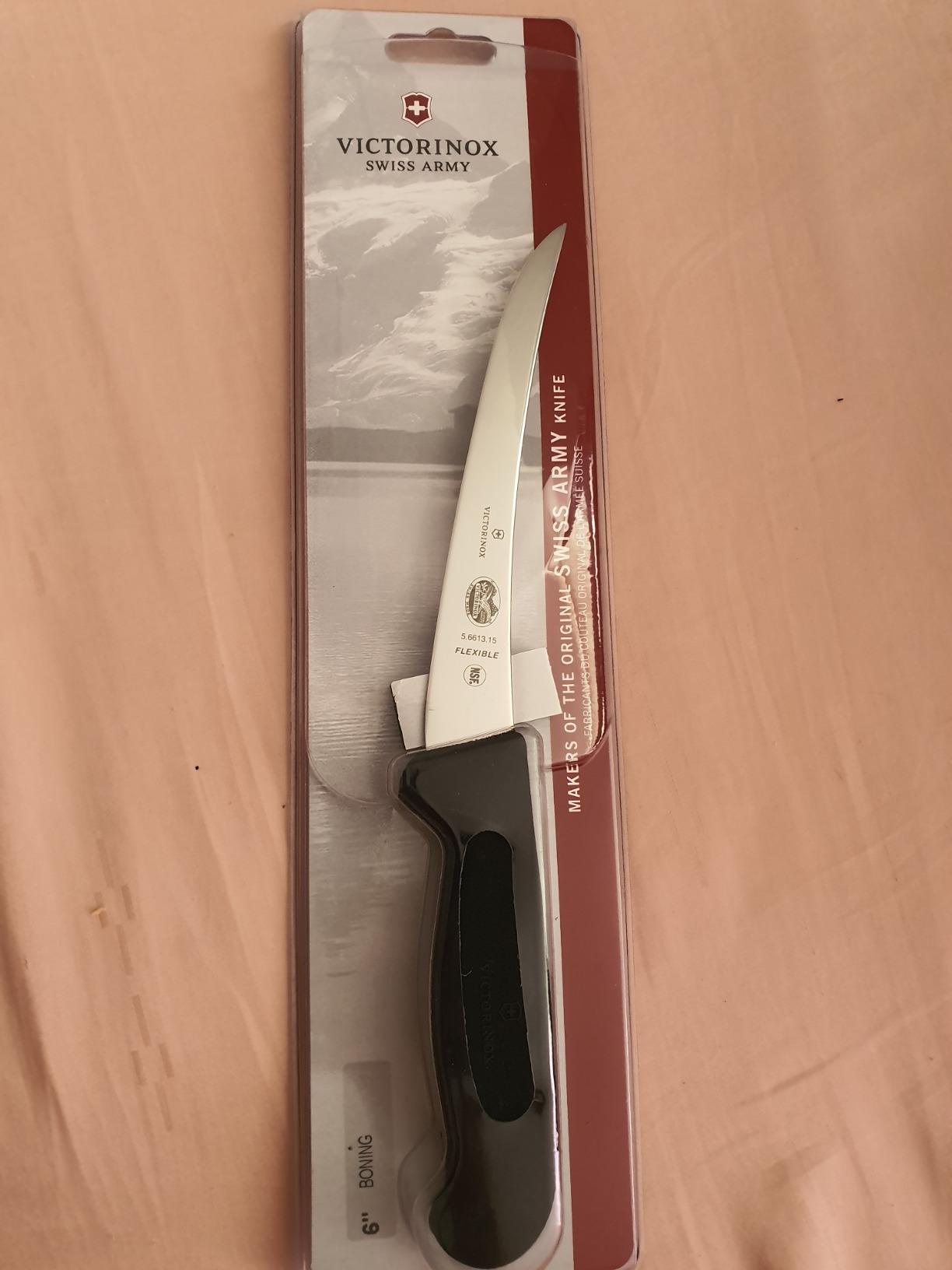 Victorinox Fibrox 6-In Curved Boning & Fillet Knife, Flexible Steel Blade customer photo 2
