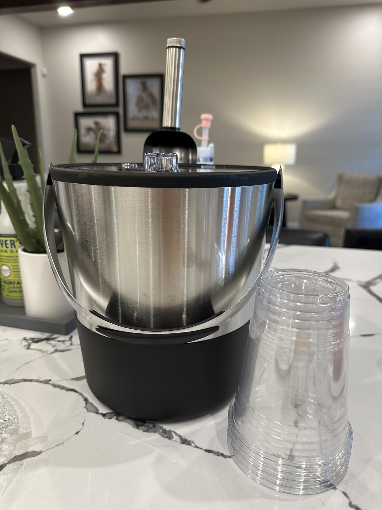 Oggi Insulated Ice Bucket, 4 Quart / 3.8 L, Stainless Steel, Black. customer photo 2