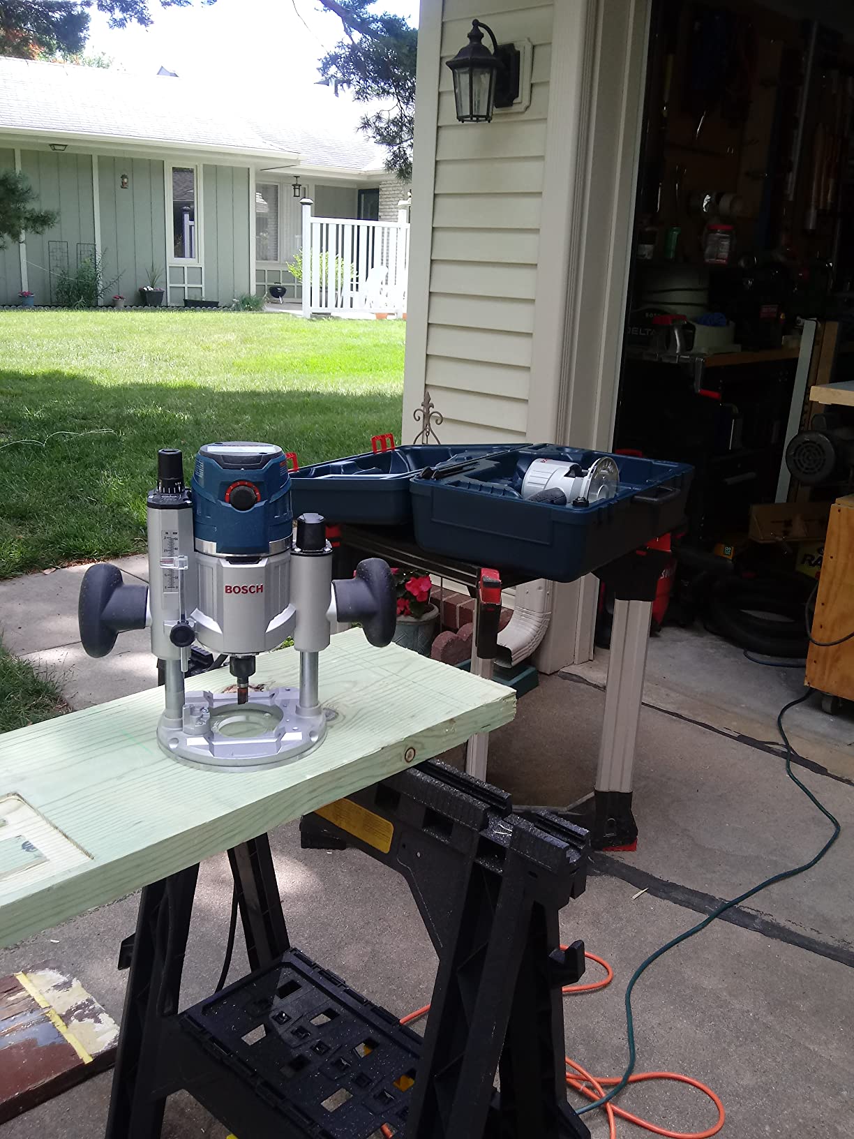 Bosch MRC23EVSK 2.3 HP Electronic Modular Router System customer photo 1