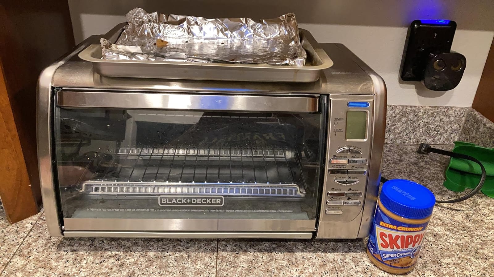 Black+Decker Countertop Convection Toaster Oven, 8 One-touch Cooking Functions, Stainless Steel customer photo 2