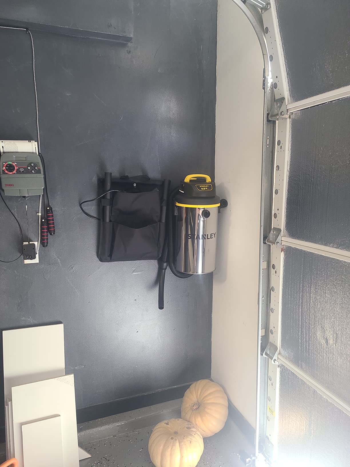 STANLEY Wet/Dry Vacuum SL18133，4.5 Gallon 4 Horsepower Wall-Mounted Hanging Vacuum with 26 Cleaning Range Stainless Steel Tank, Home/Garage/Upholster/Laundry Rooms Vacuum customer photo 1