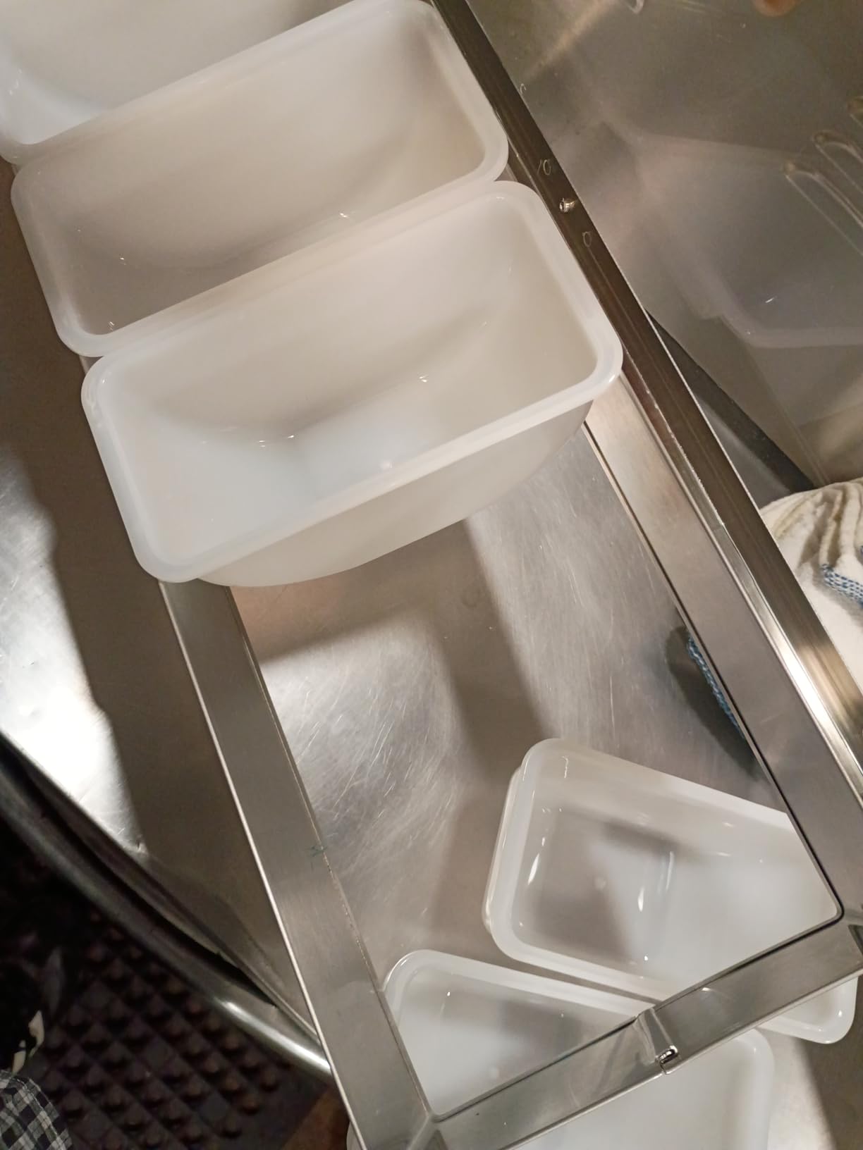 New Star Foodservice 48032 Stainless Steel Condiment Dispenser with 5 Compartments (No Ice Tray) customer photo 2