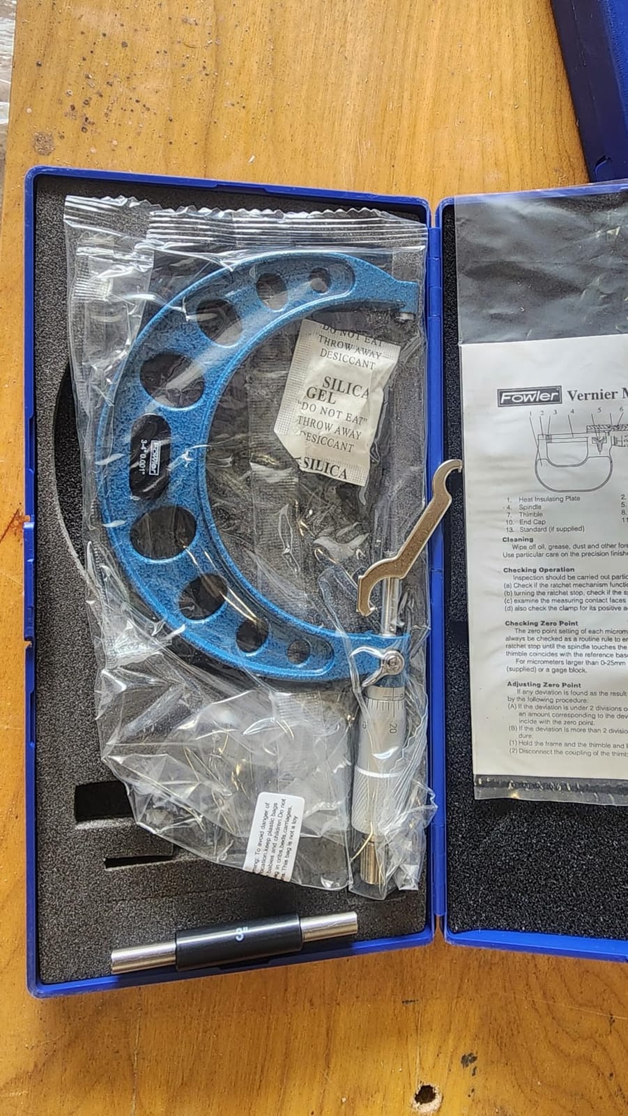 Fowler 52-253-001-1, Premium Outside Inch Micrometer with 0-1