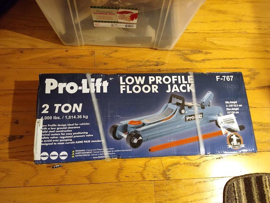 Pro-Lift F-767 Grey Low Profile Floor Jack - 2 Ton Capacity customer photo 1