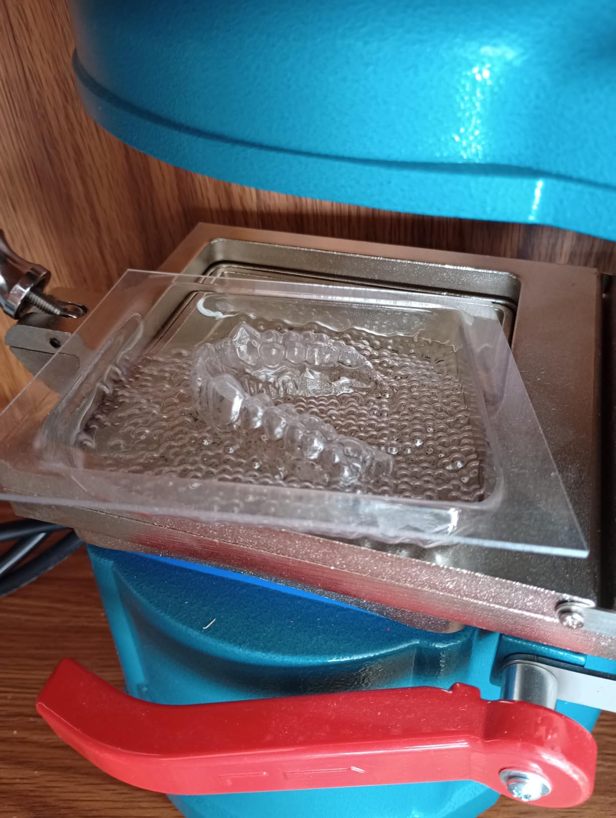 Quick and Easy Portable Dental Vacuum Forming/Molding Machine customer photo 2