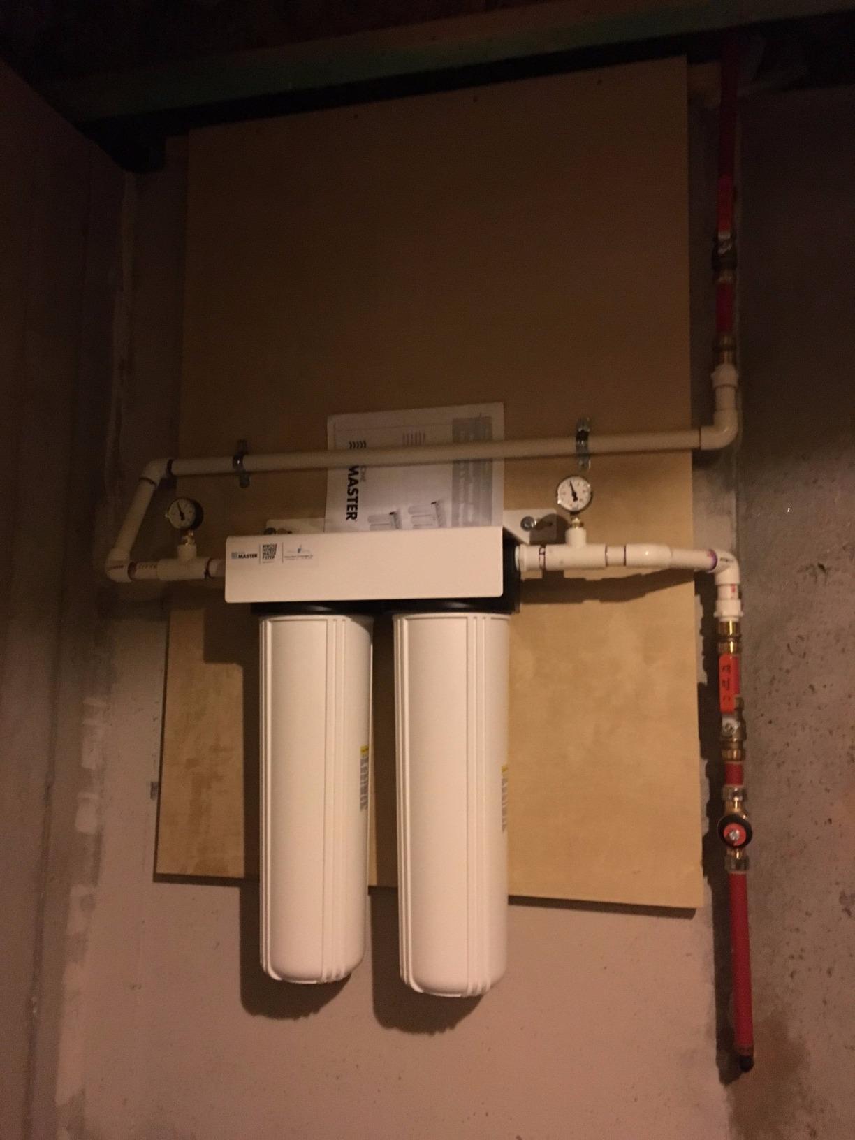 Home Master HMF2SmgCC Whole House Water Filter, 4-layer sediment filter 25 to 1 micron, Powerful Up-Flow KDF85 & Catalytic Carbon 10gpm, 1” NPT ports, Patented heavy steel bracket fits 16” wall studs customer photo 1