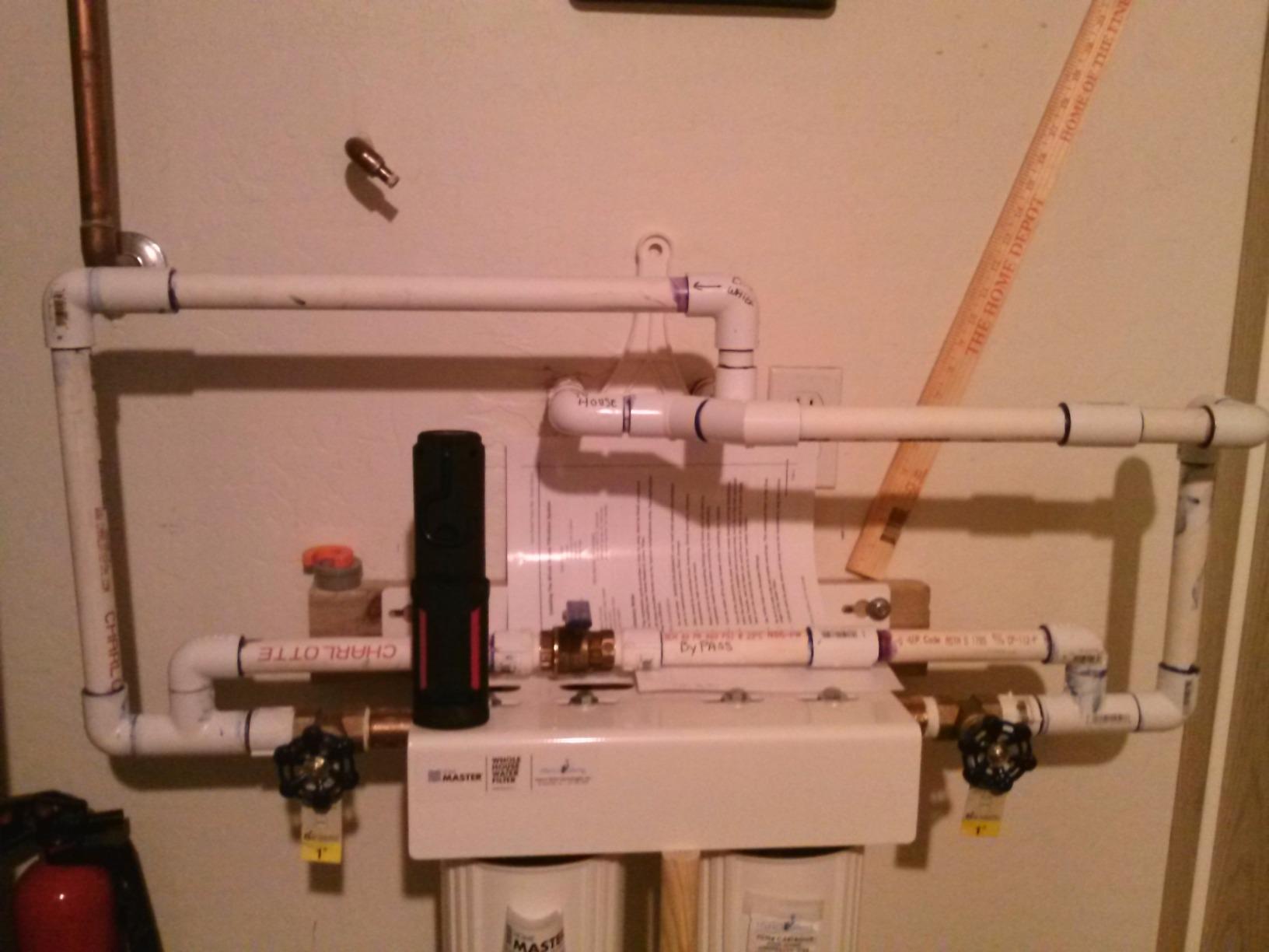 Home Master HMF2SmgCC Whole House Water Filter, 4-layer sediment filter 25 to 1 micron, Powerful Up-Flow KDF85 & Catalytic Carbon 10gpm, 1” NPT ports, Patented heavy steel bracket fits 16” wall studs customer photo 2