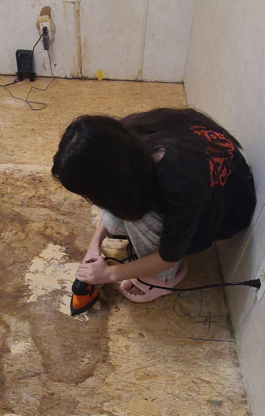 BLACK+DECKER Detail Sander, 1.2 Amp, 16,000 OPM, Compact Design, 3-Position Grip for Comfort, Includes Dust Collector, Corded (BDEMS600) customer photo 1