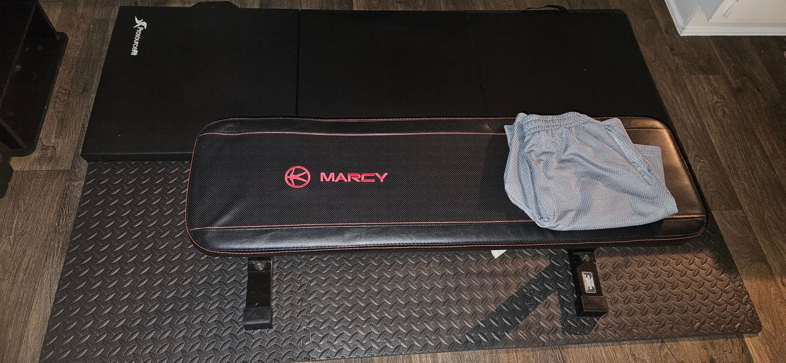 ProsourceFit Tri-Fold Folding Thick Exercise Mat 6’x2’ with Carrying Handles for MMA, Gymnastics, Stretching, Core Workouts customer photo 2