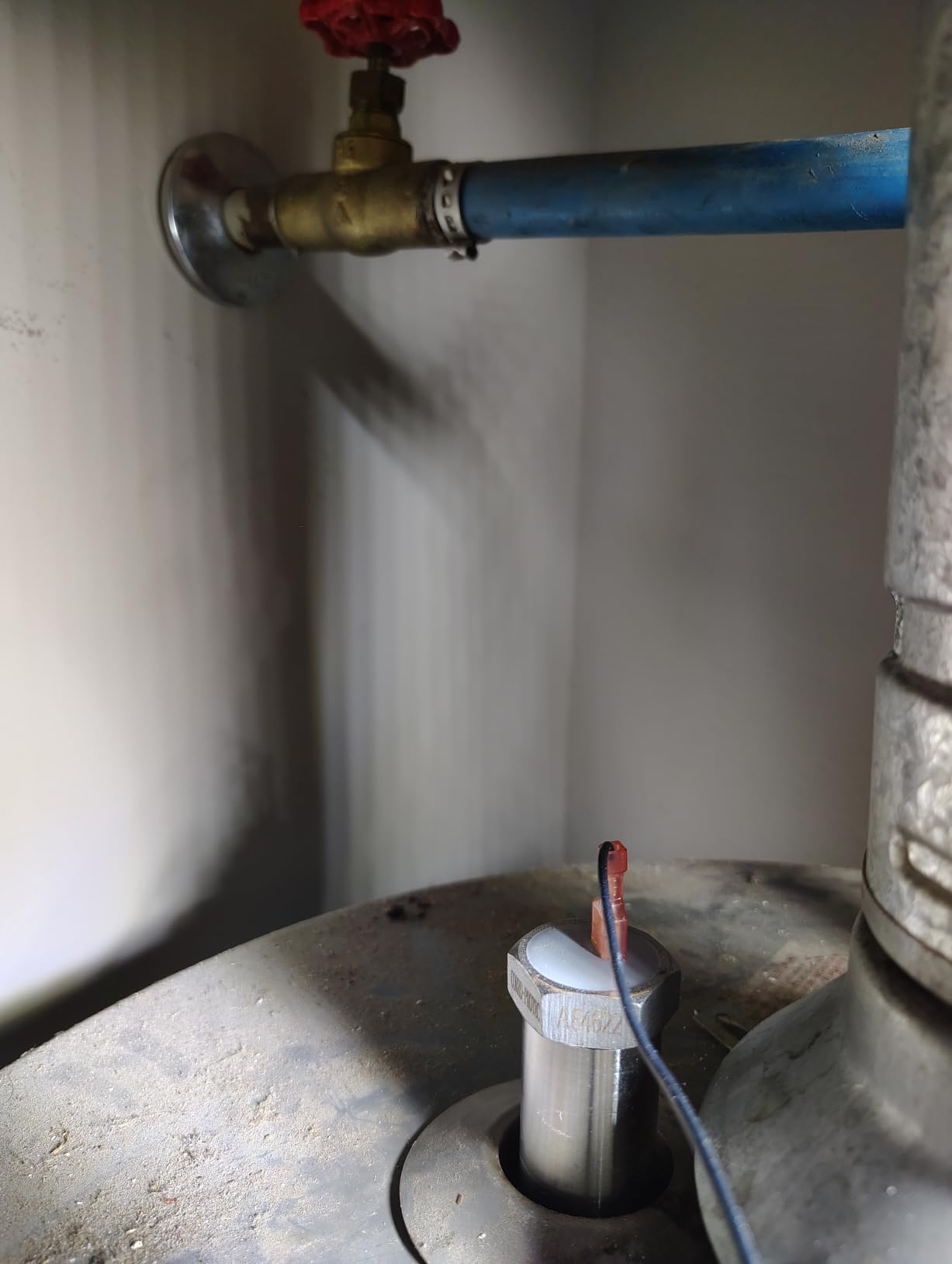 Corro-Protec Powered Anode Rod for Water Heater | 24-Hour Sulfur Smell Removal. Stops Corrosion & Reduces Sediment Buildup in Tank. 20-Year Warranty. WQA-Certified. customer photo 1