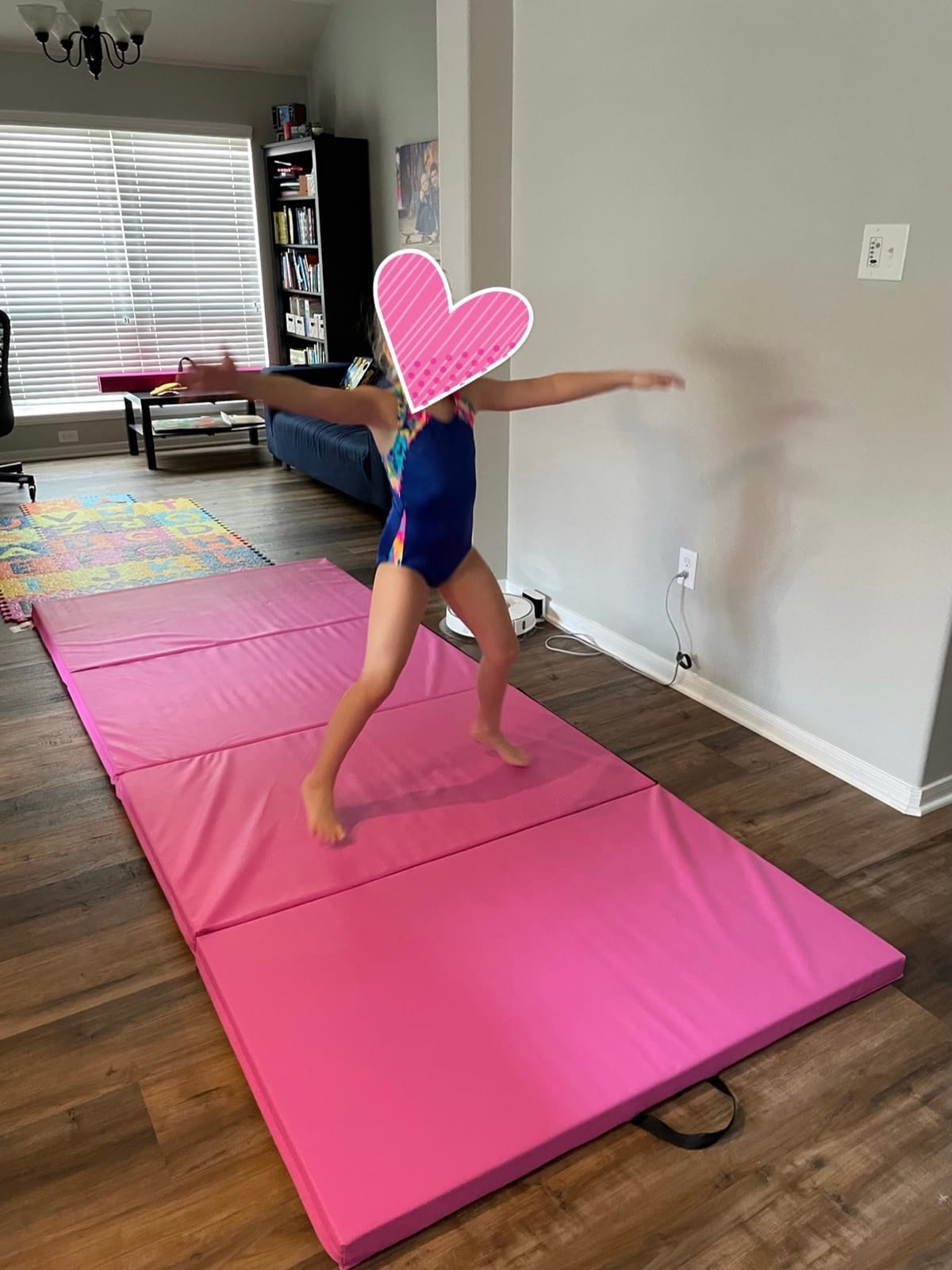 Best Choice Products 10ftx4ftx2in Folding Gym Mat 4-Panel Exercise Gymnastics Aerobics Workout Fitness Floor Mats w/Carrying Handles customer photo 2