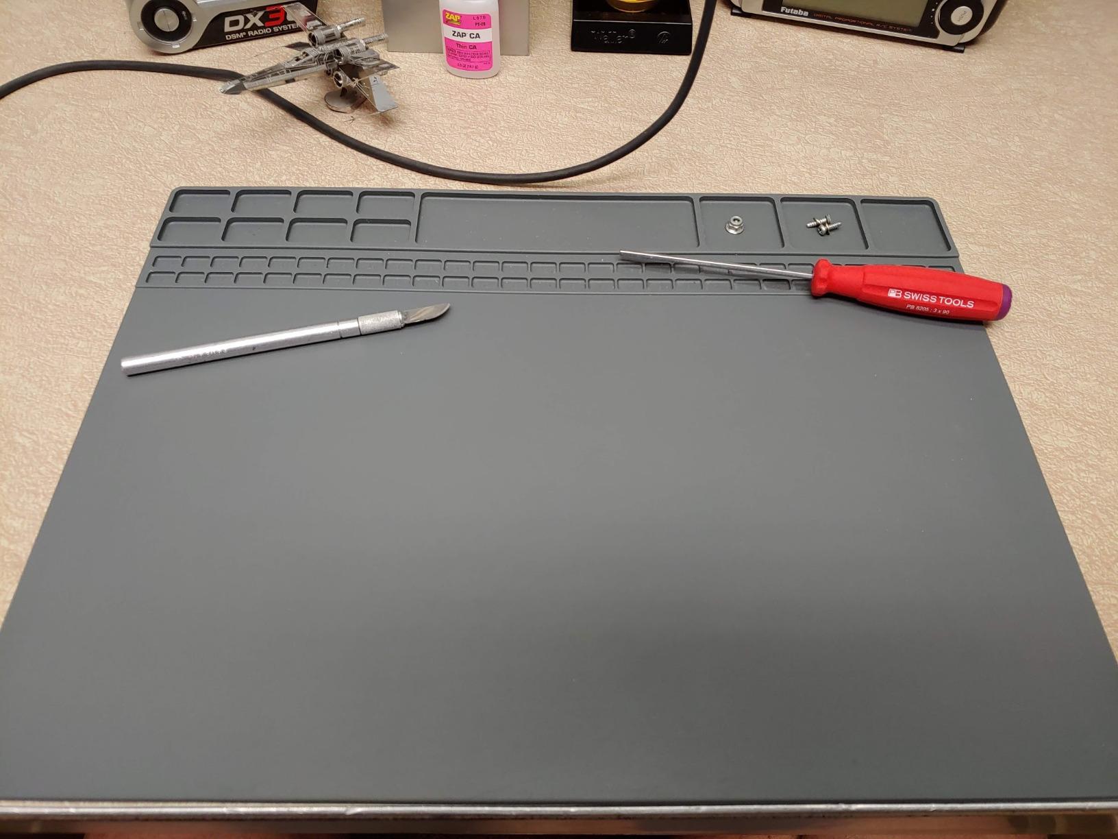 Premium Heat Resistant 932°F Blue Magnetic Repair Work Mat Large Silicone Soldering Mat for Soldering, Electronics, Computer Cellphone Repair, BGA Soldering Gun Iron Workbench Protection customer photo 1