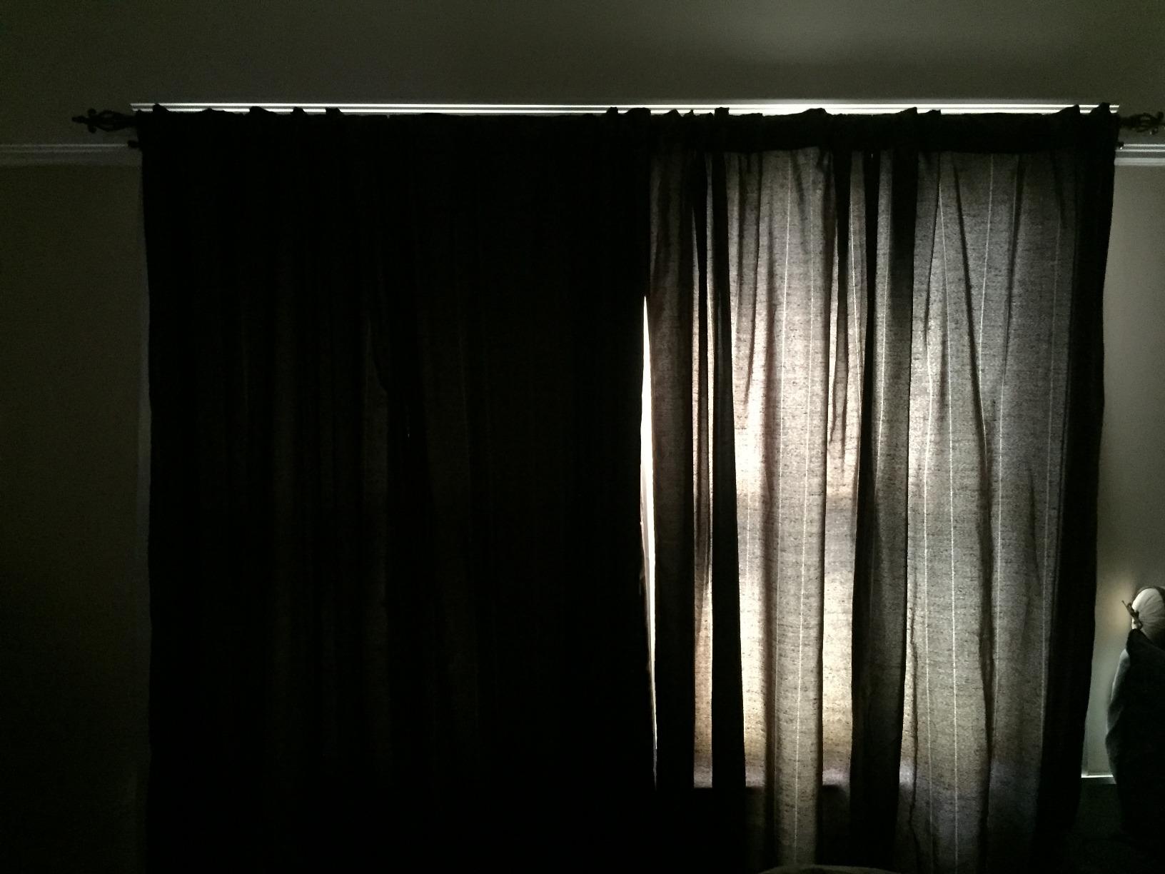 NICETOWN Black Out Window Curtain Liner, Thermal Insulated Blackout Drape Liners for 84 inch Curtains, Blackout Curtain Liners White (W=45 H=77, 2 Pieces, Hooks Included, Greyish White) customer photo 1