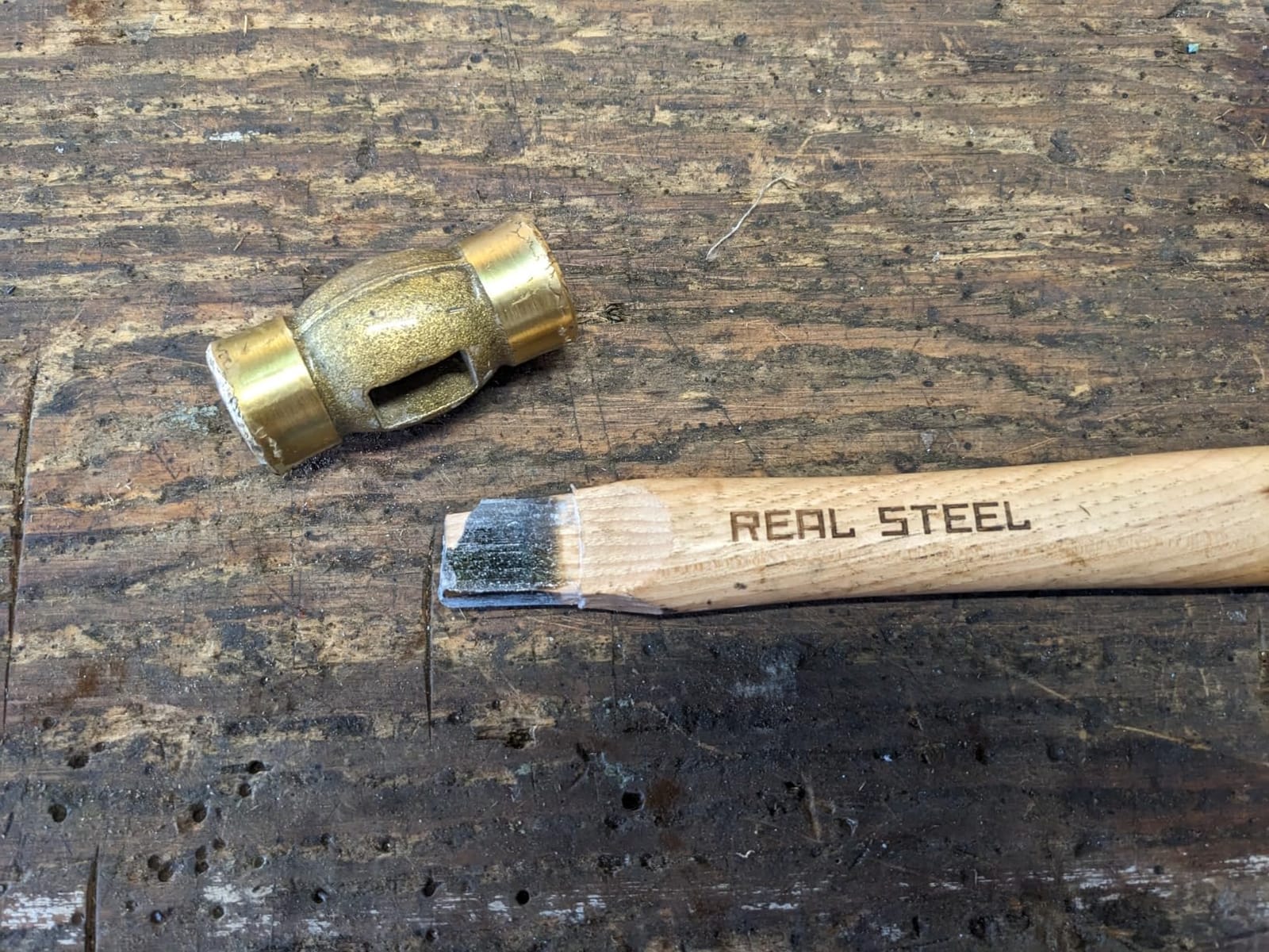 REAL STEEL Drop Forged Solid Brass Non-Sparking Hammer 20 Oz, Hickory Wood Handle 0421 customer photo 1