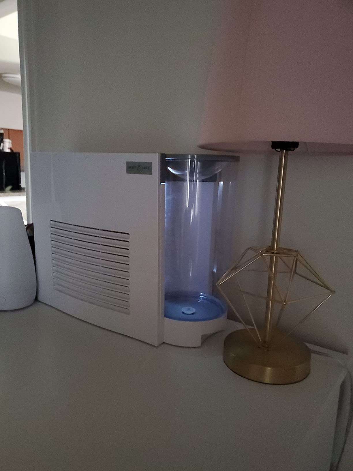 Vornado EVDC500 Energy Smart Evaporative Humidifier with 2 Gallon Dual Tank Capacity, LED Display, Automatic Shut-off, Electronic Humidistat, 4 Fan Speeds for Large Rooms up to 1000 sq ft customer photo 1