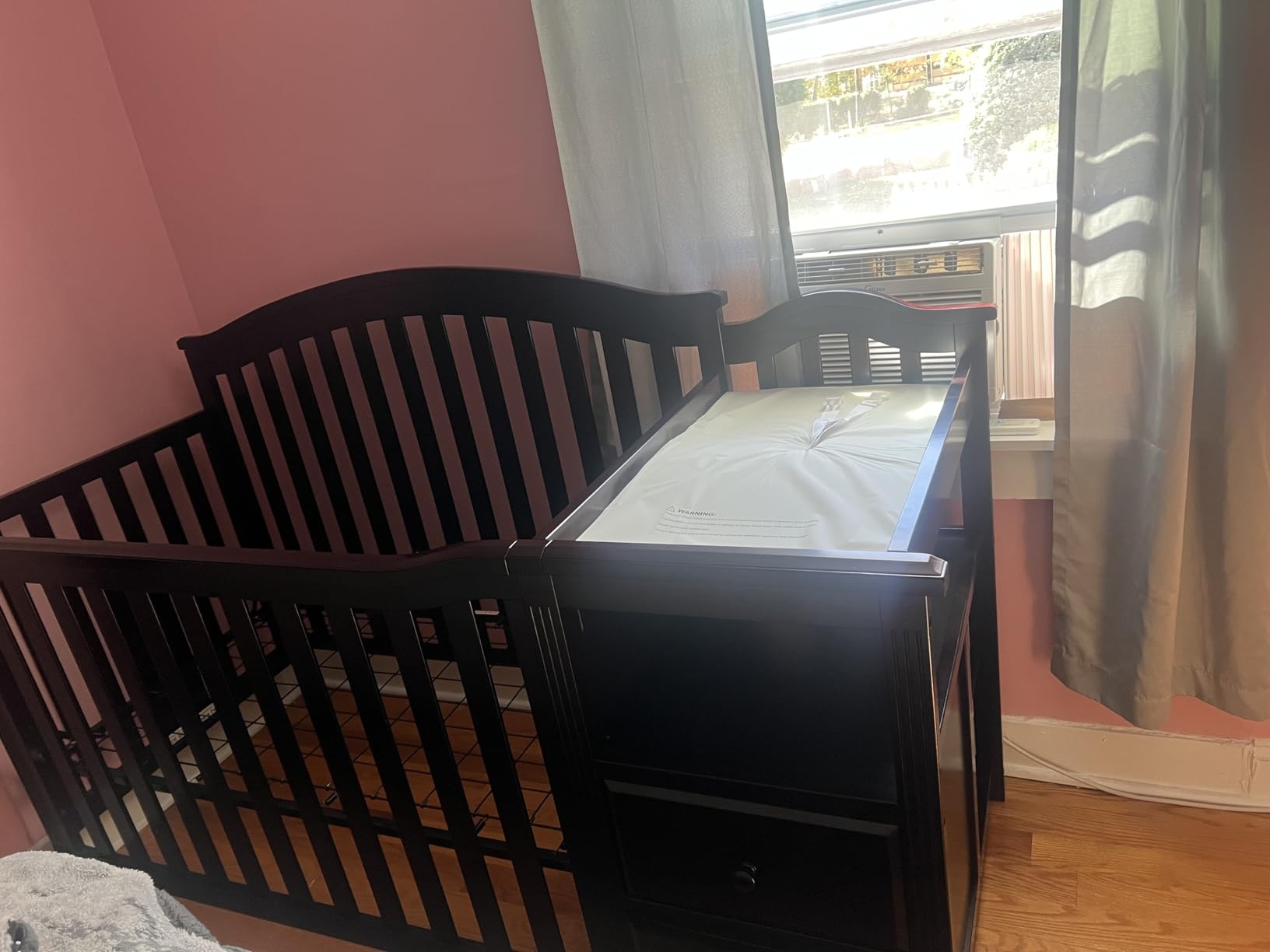 Sorelle Furniture Berkley Crib and Changer with Slat Panel Back Classic -in- Convertible Diaper Changing Table Non-Toxic Finish Wooden Baby Bed Toddler Childs Daybed Full-Size Nursery - Gray customer photo 1