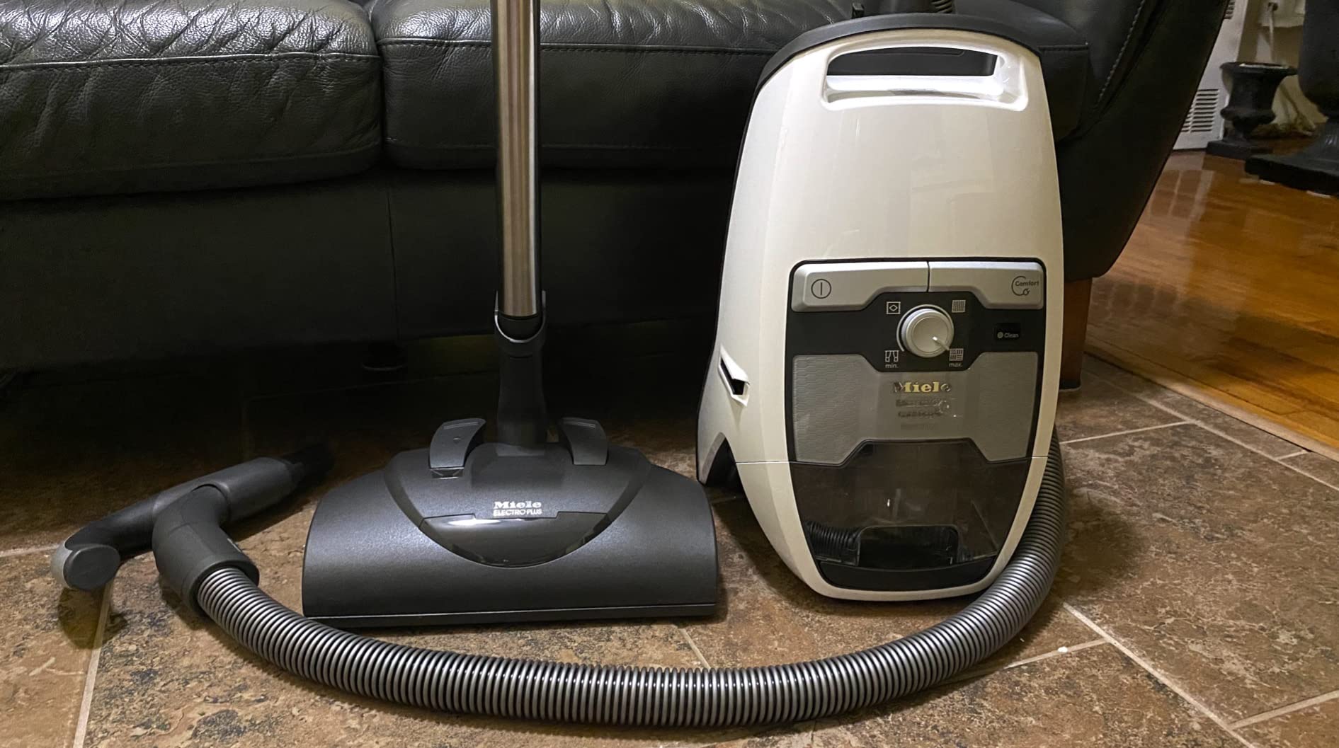Miele Blizzard CX1 Cat & Dog Bagless Canister for Deep Carpet Cleaning customer photo 1