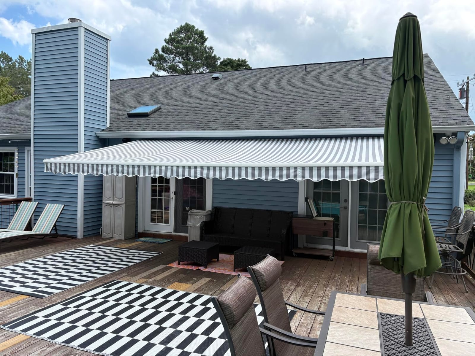 ALEKO Electric Patio Awning Caribbean White Frame 12x10 Gray customer photo 2