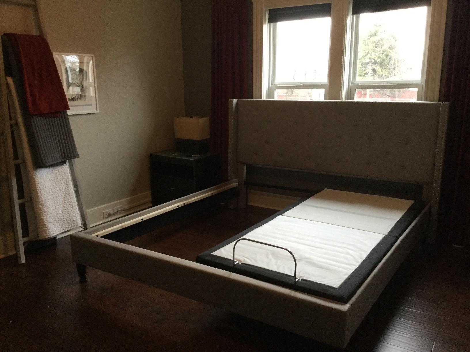 Blissful Nights e4 Queen Adjustable Bed Base Frame with Zero Gravity, Massage Motors, Anti-Snore, USB Charging, Nightlight, Wireless Remote, 10-Year Warranty, and No Tools Required Assembly customer photo 2