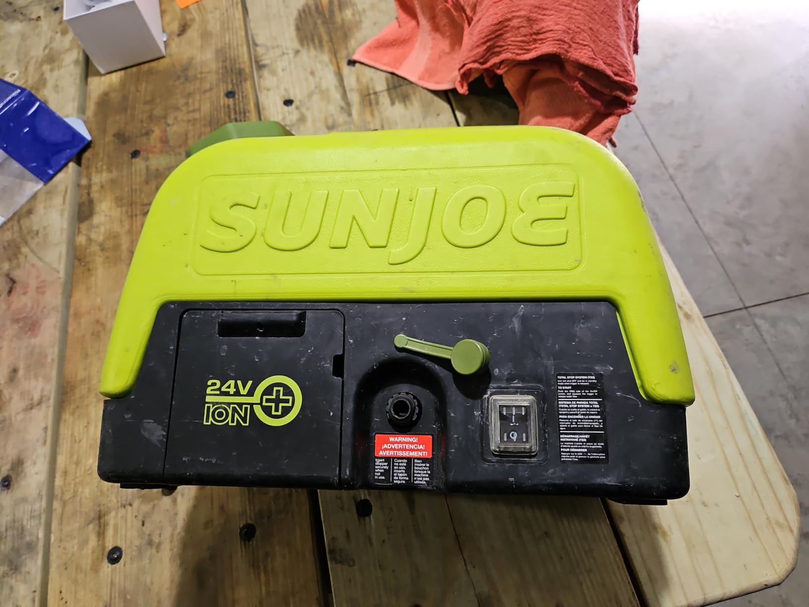 Sun Joe Cordless Electric Pressure Power Washer w/ 2.0Ah Battery, Charger & Adjustable Nozzle, 1.5 GPM, 90W Motor - Heavy-Duty Cleaning Machine for Patios, Decks, Sidewalks & Cars, IONMAX WA24C-LTE customer photo 2