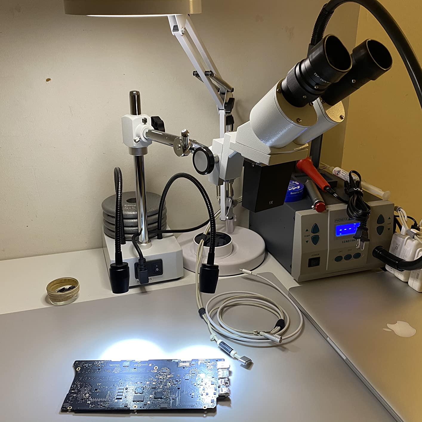 Swift S41-20 Professional Dissecting Binocular Stereo Microscope, WF10x WF20x Eyepieces, 10X 20X Magnification, 1X Objective, LED Lighting, Boom-Arm Stand customer photo 1