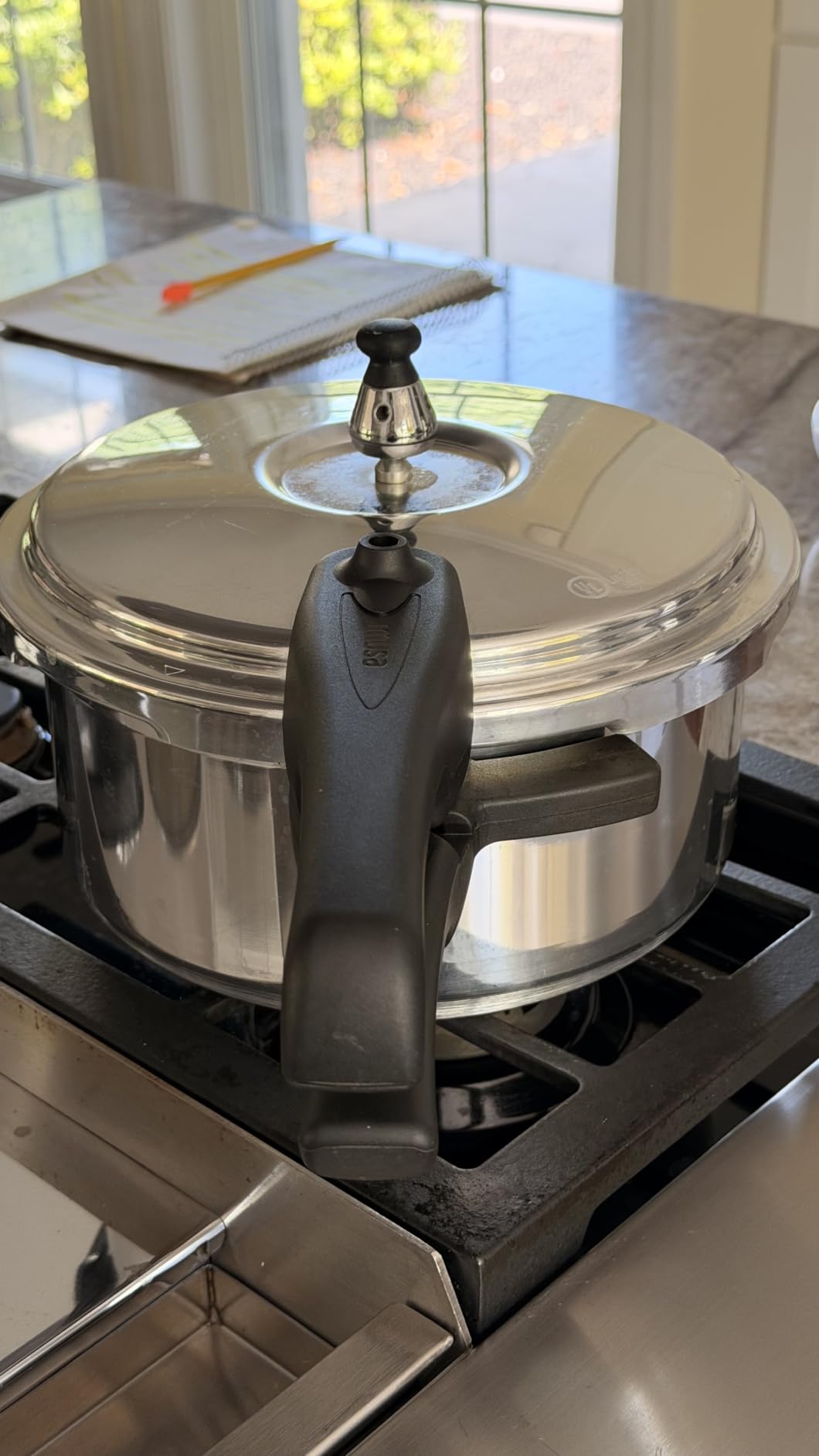 IMUSA USA A417-80807 16Qt Jumbo Stovetop Pressure Cooker with Regulator and Side Handles, Silver customer photo 2