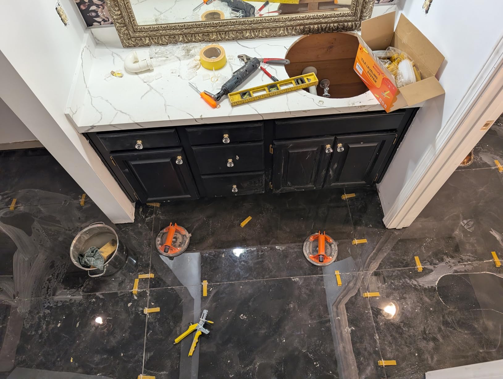 DGSL Tile Leveling System with Plier, 300 Tile Spacers 1/8