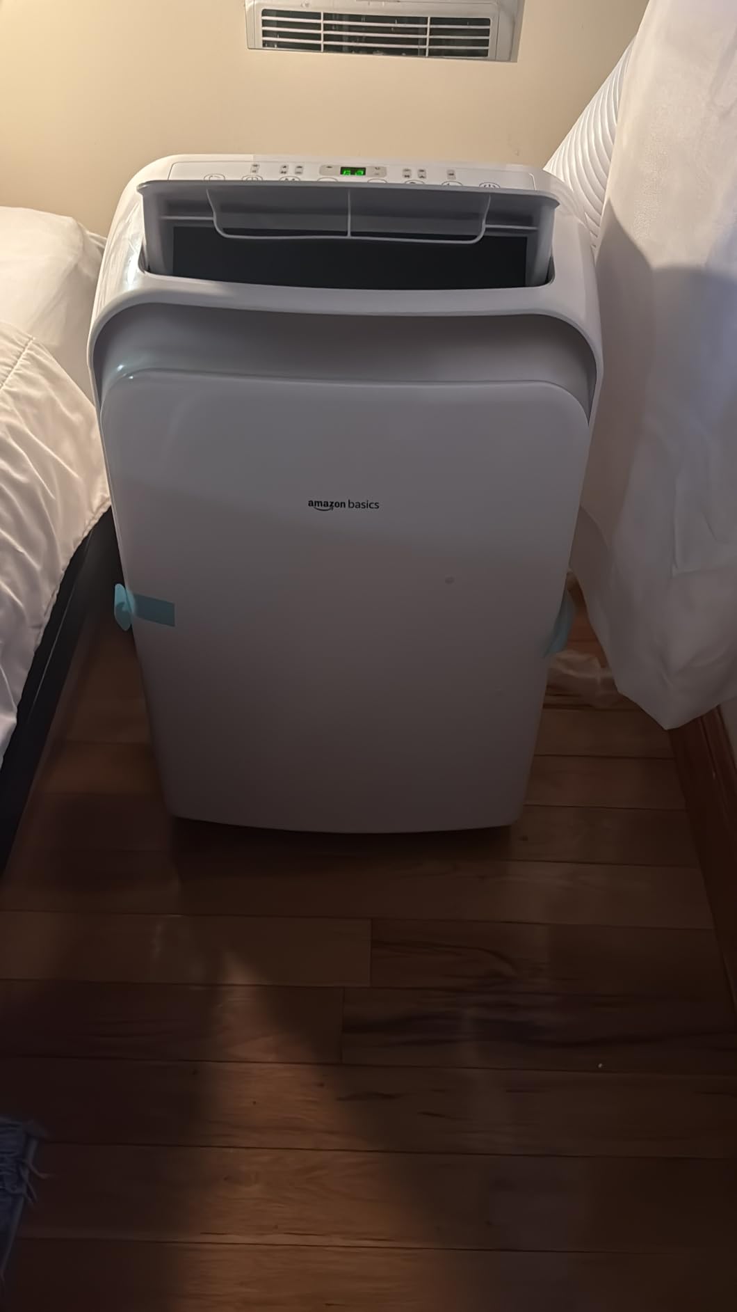 Amazon Basics 3-In-1 Portable Air Conditioner with Remote, Timer, Sleep Mode, Auto Swing, Dehumidifier, 10000 BTU (ASHRAE)/6000 BTU (SACC), Cools Bedroom Up to 450 Sqf, White customer photo 2